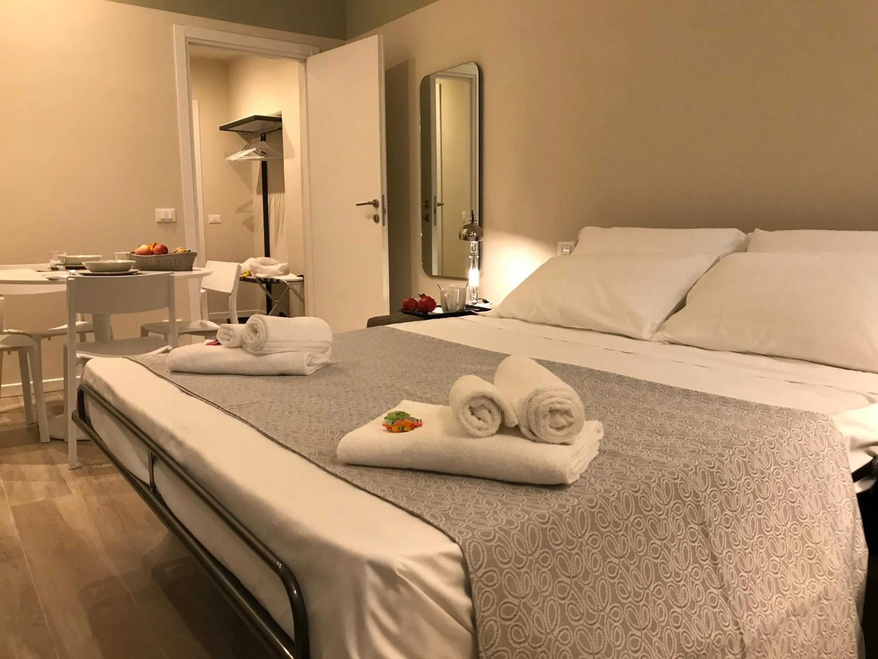 Bed in Honey Rooms Ferrara