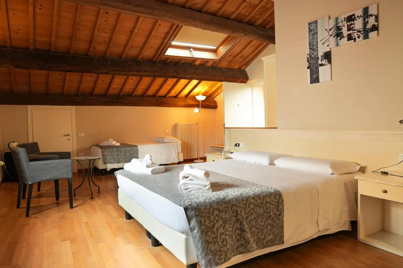 Bed in Honey Rooms Ferrara