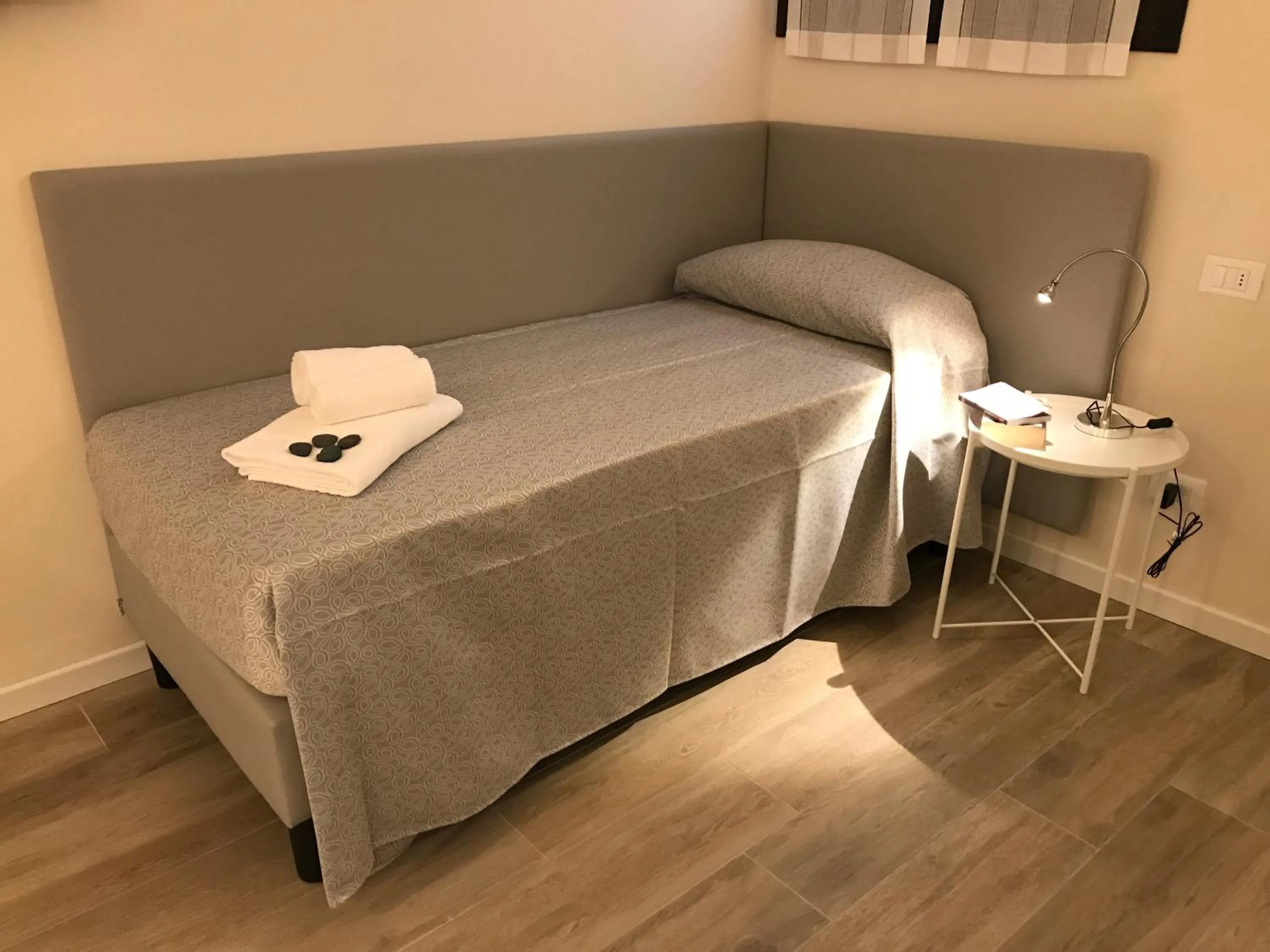 Bed in Honey Rooms Ferrara