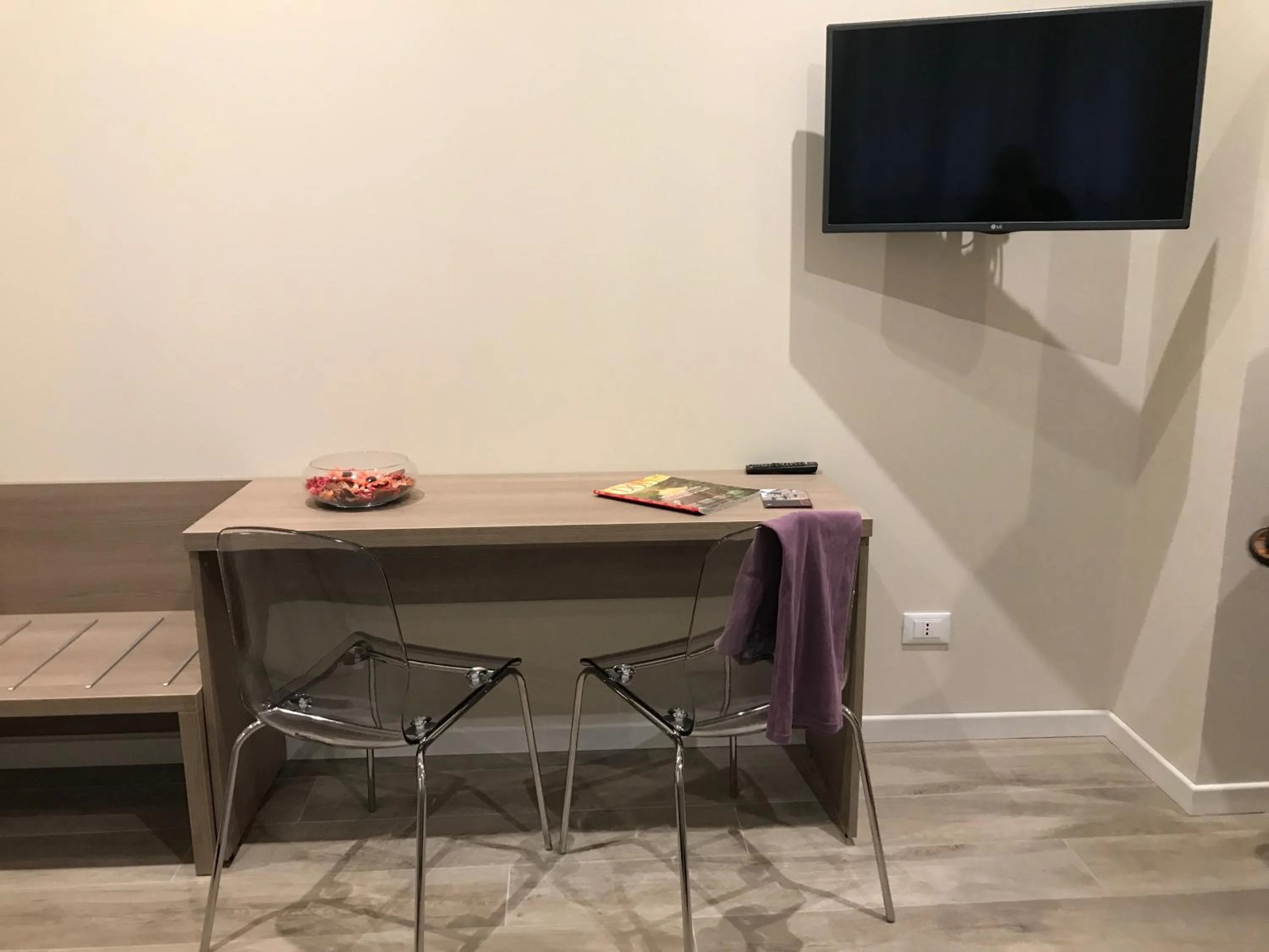 Seating area in Honey Rooms Ferrara