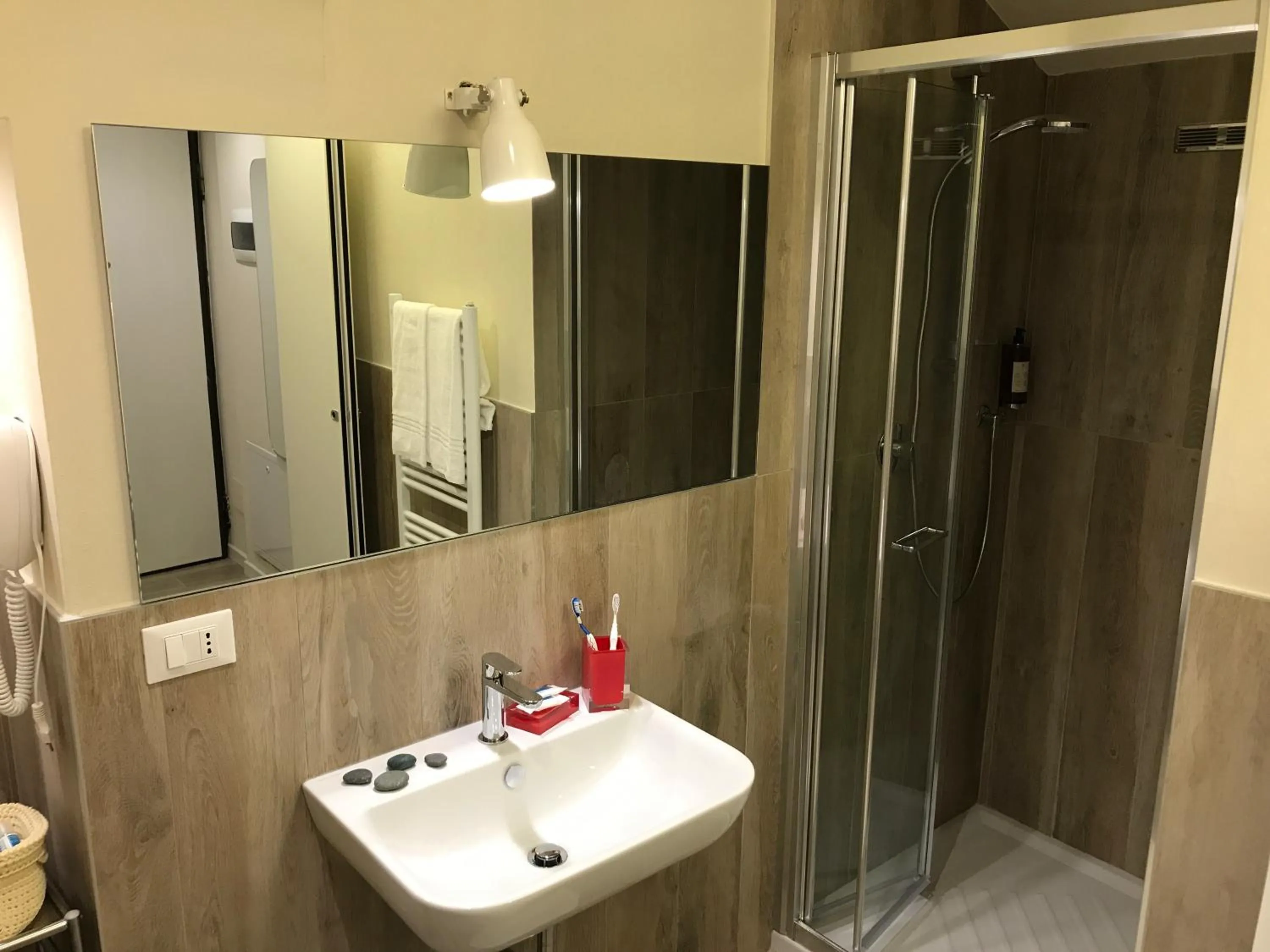 Bathroom in Honey Rooms Ferrara