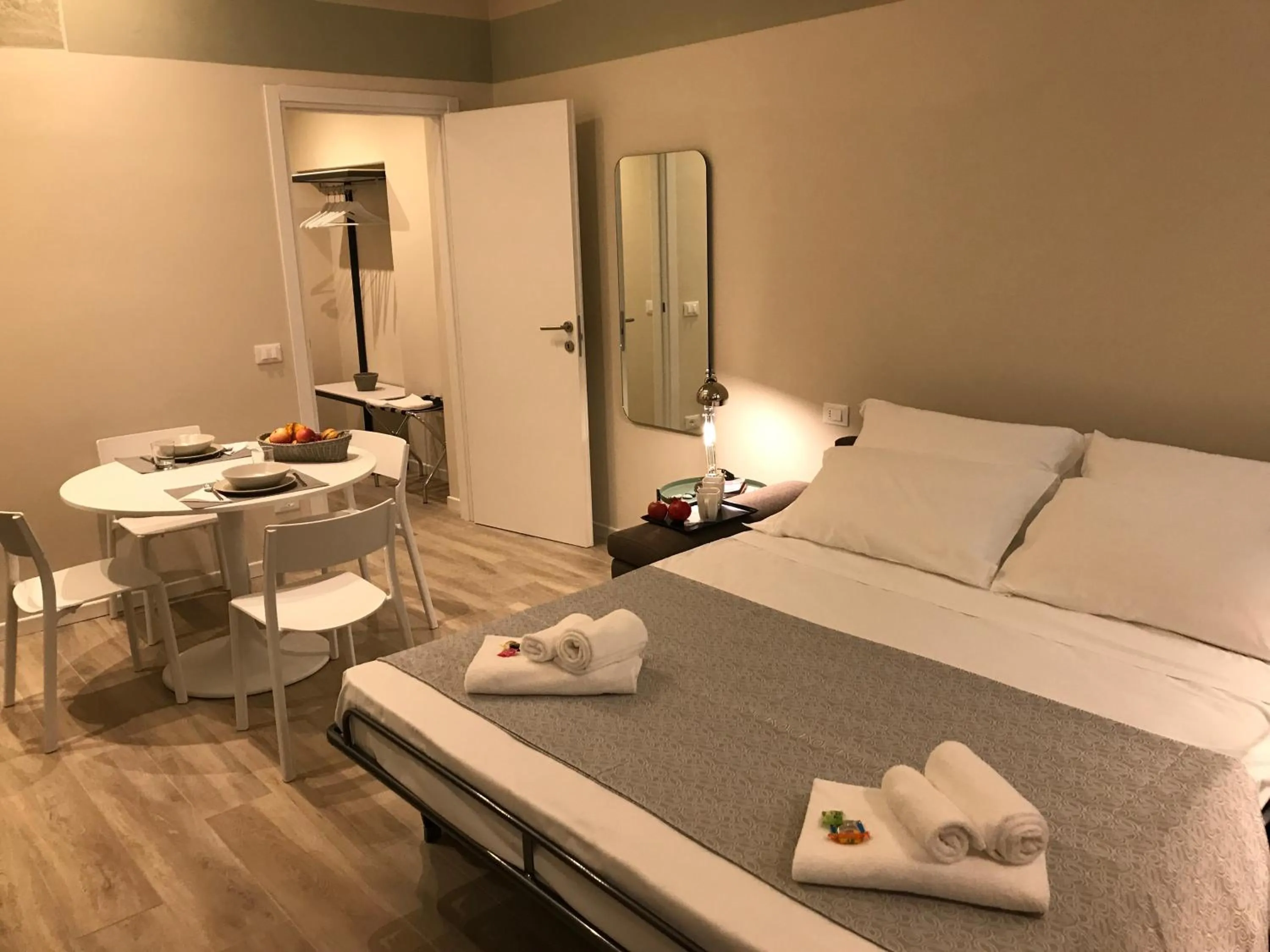 Bed in Honey Rooms Ferrara