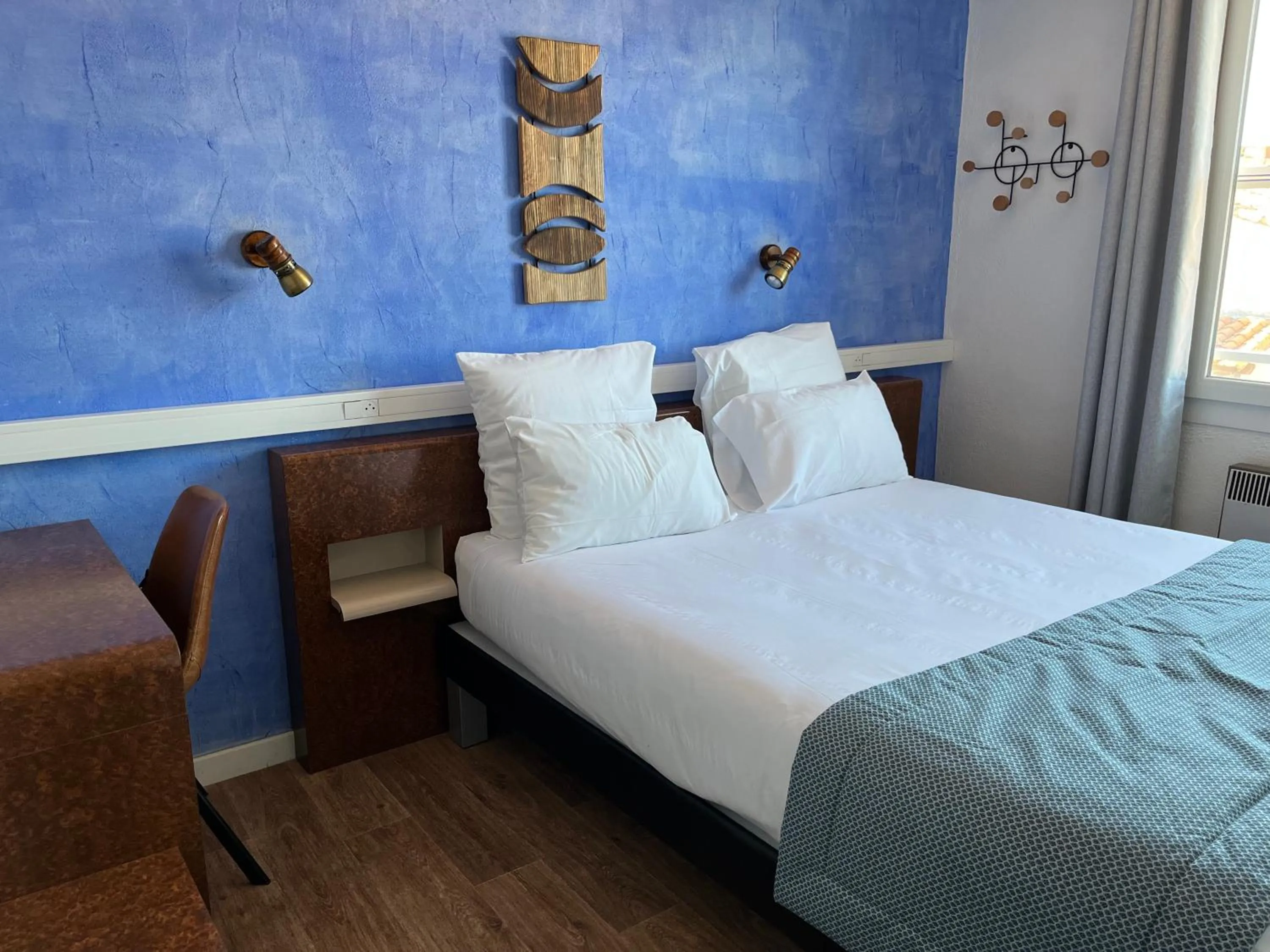 Bedroom, Bed in Hôtel Le Mirage