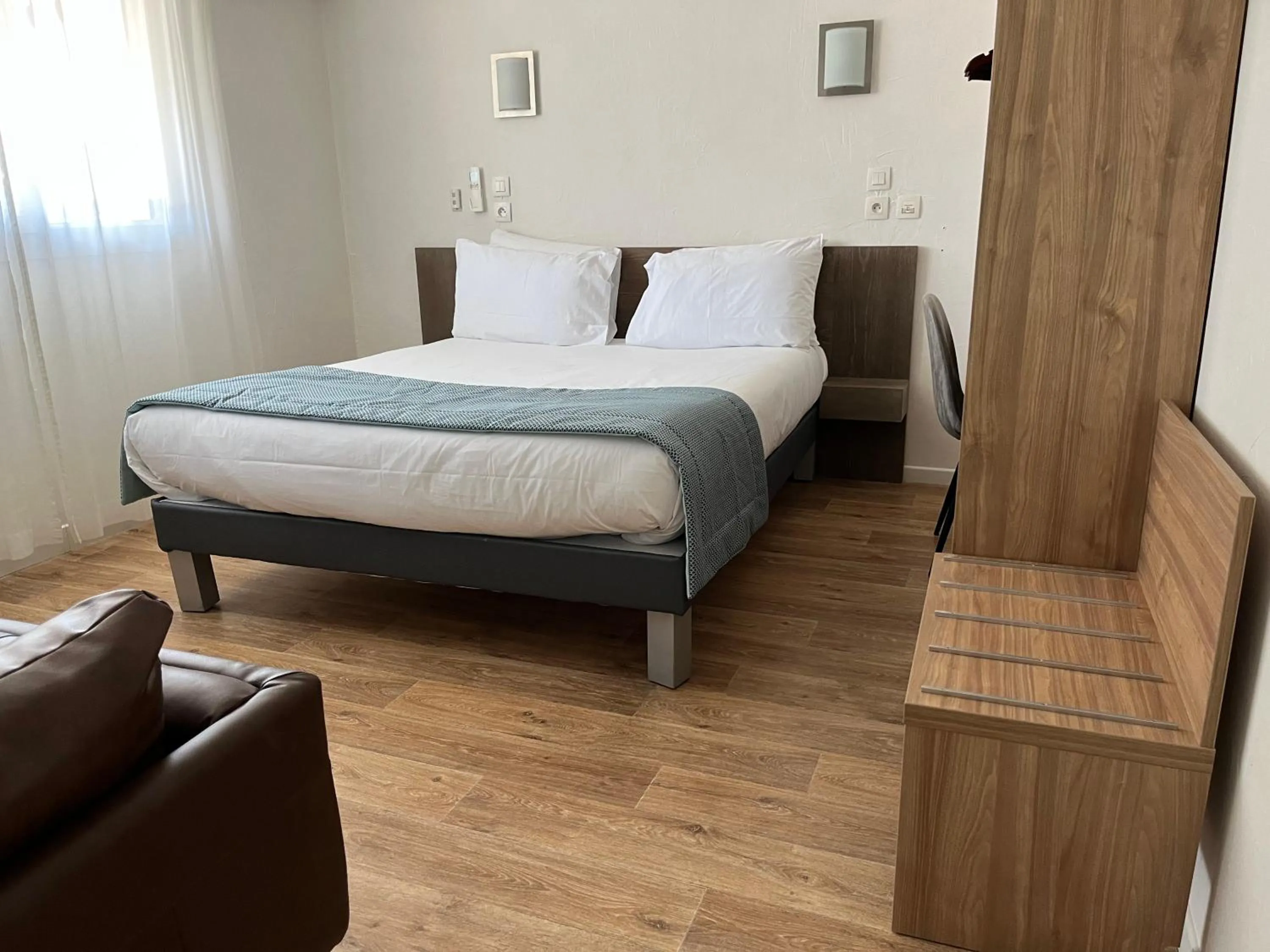 Bedroom, Bed in Hôtel Le Mirage