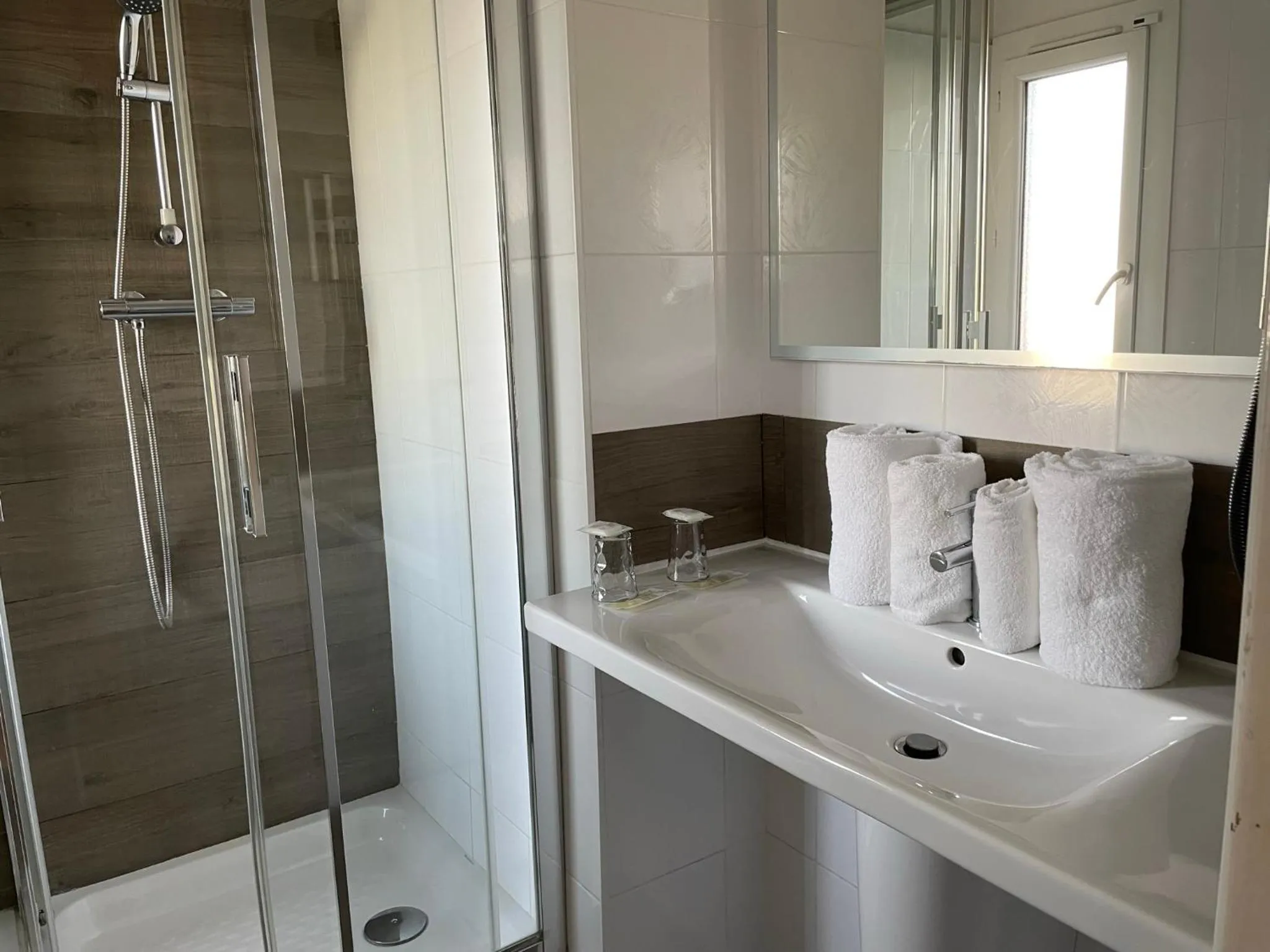 Bathroom in Hôtel Le Mirage