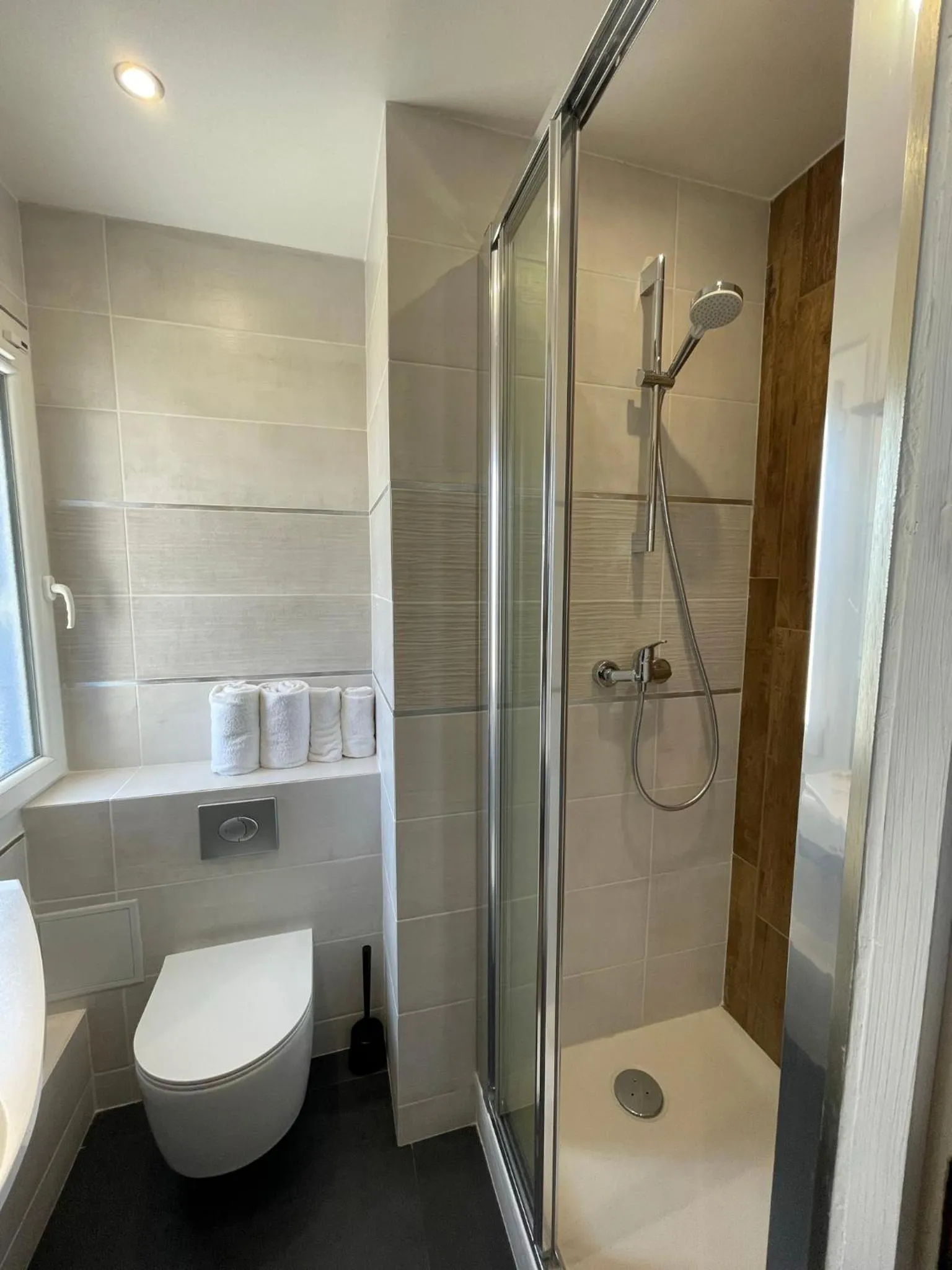 Bathroom in Hôtel Le Mirage