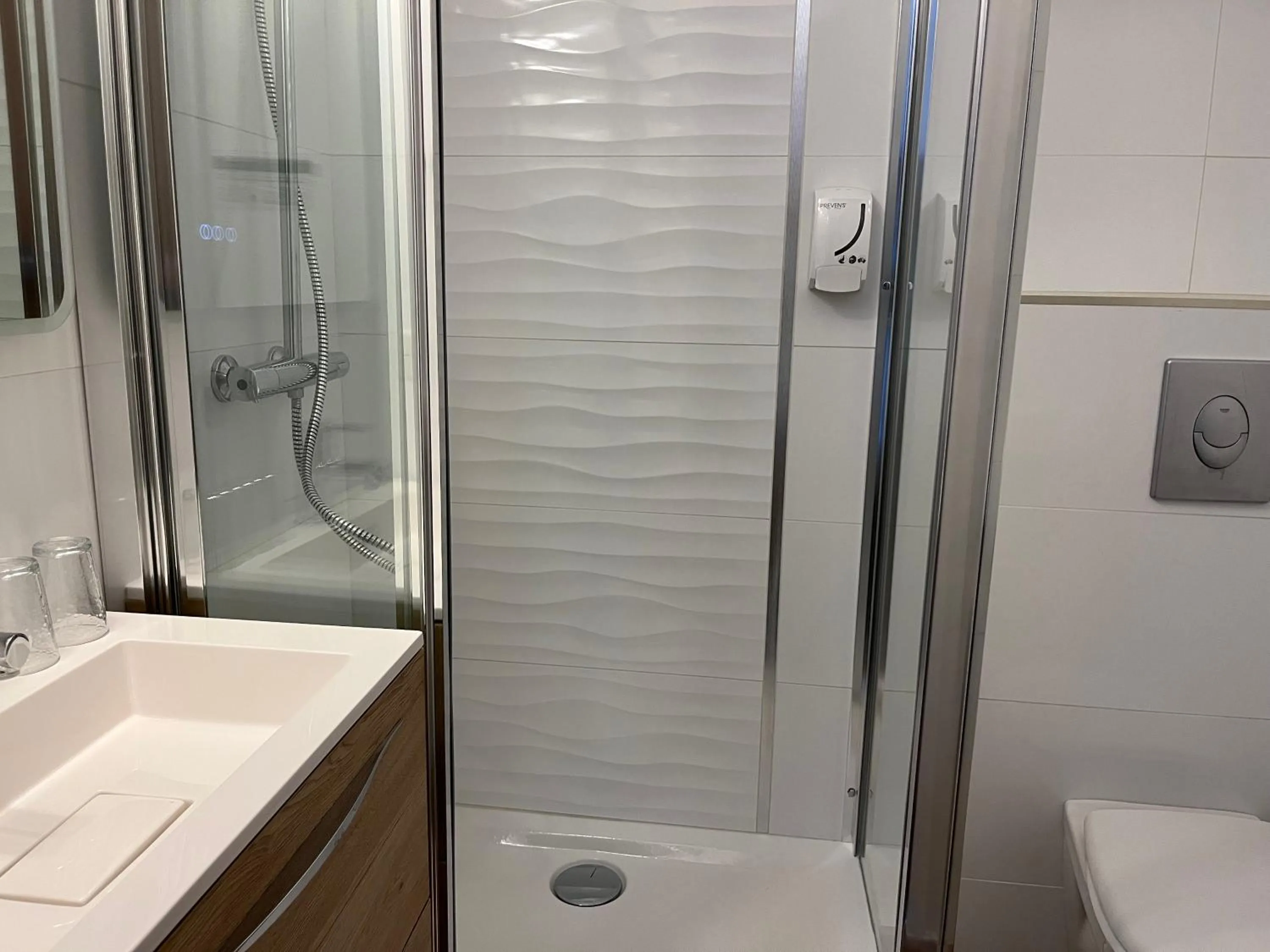 Bathroom in Hôtel Le Mirage