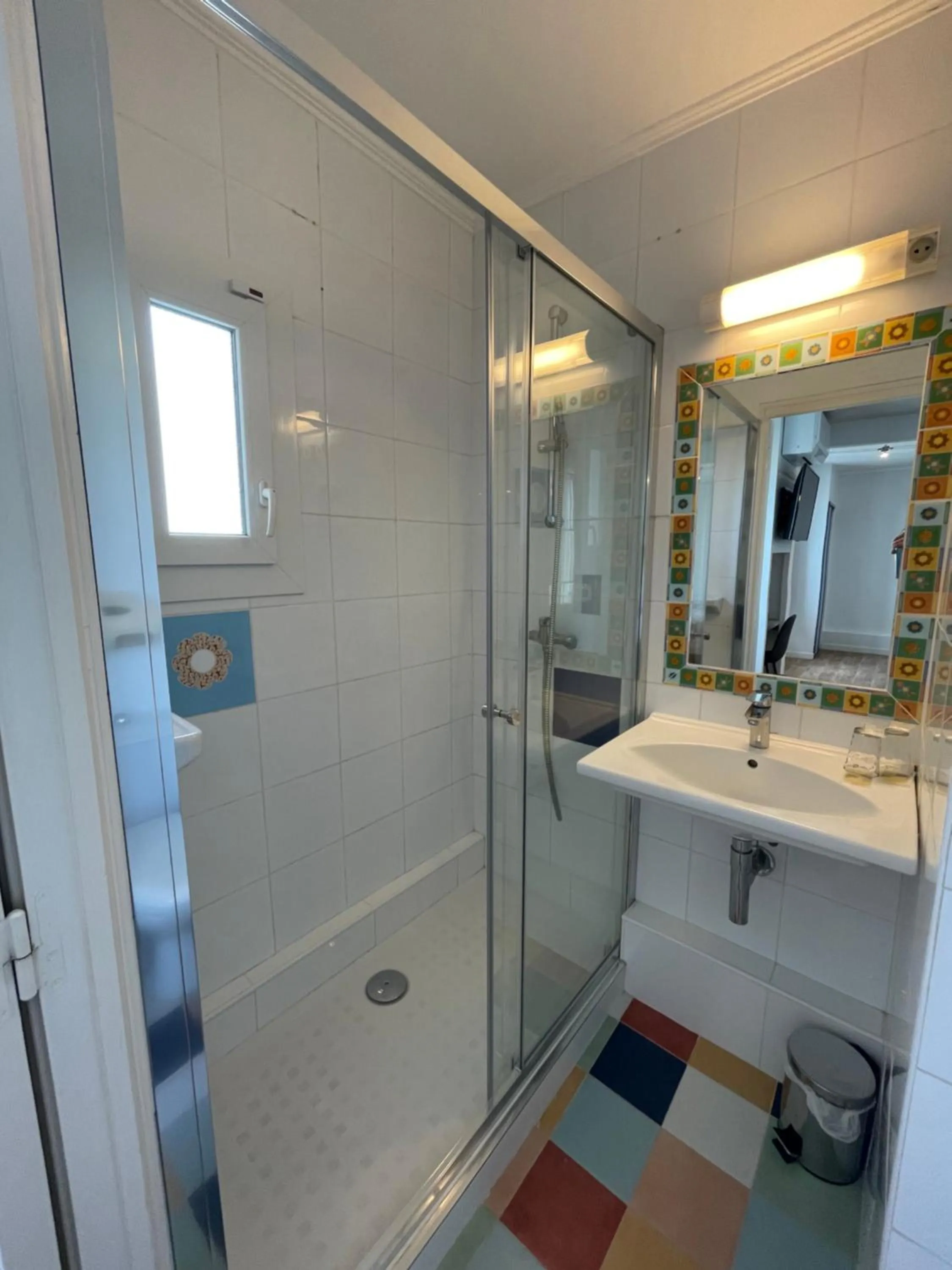 Bathroom in Hôtel Le Mirage