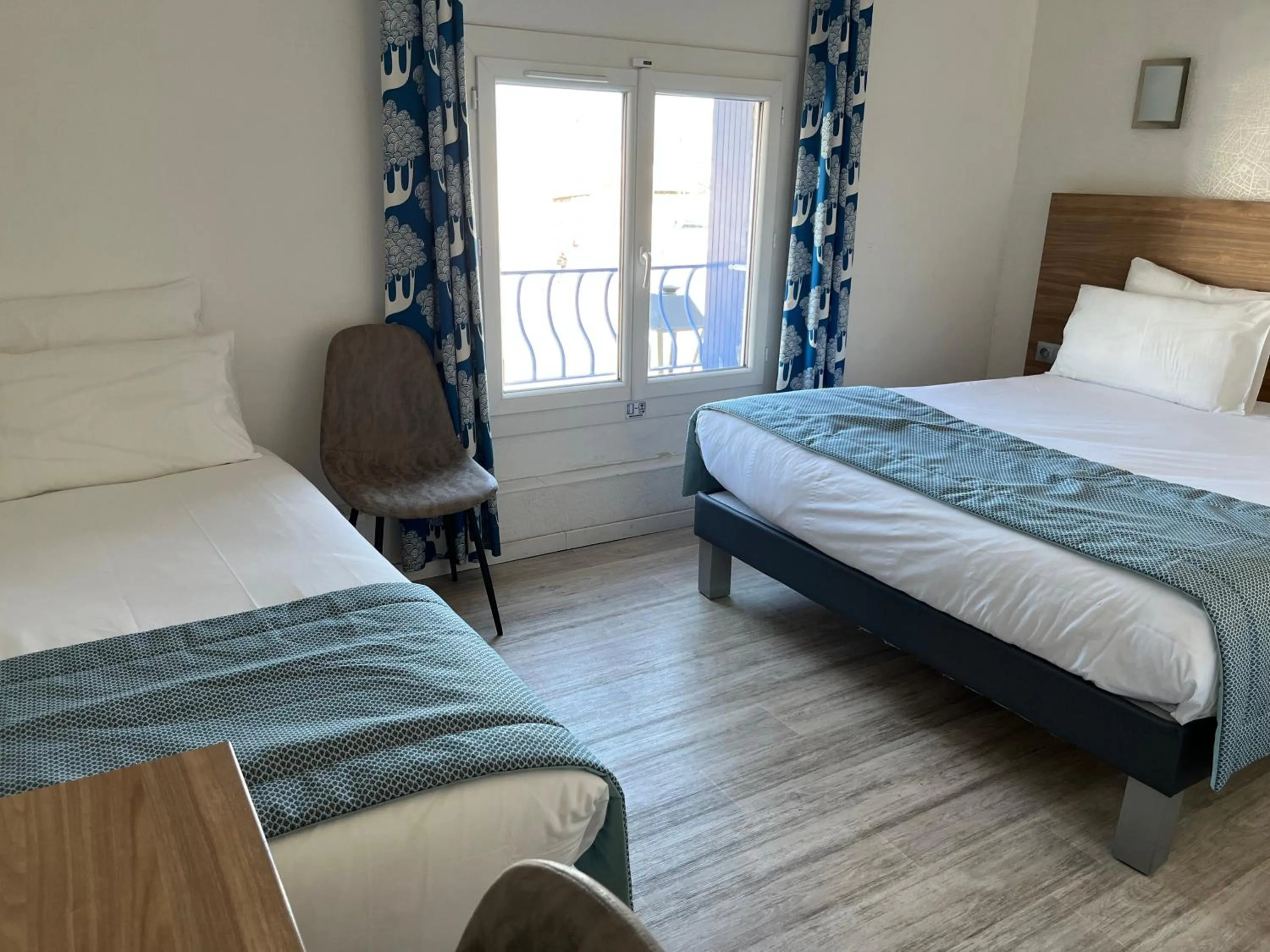 Bedroom, Bed in Hôtel Le Mirage