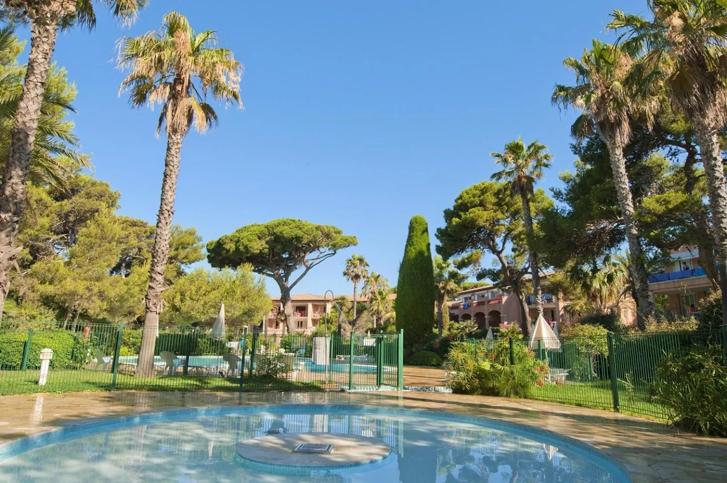 Swimming pool in Residence La Pinede - maeva Home