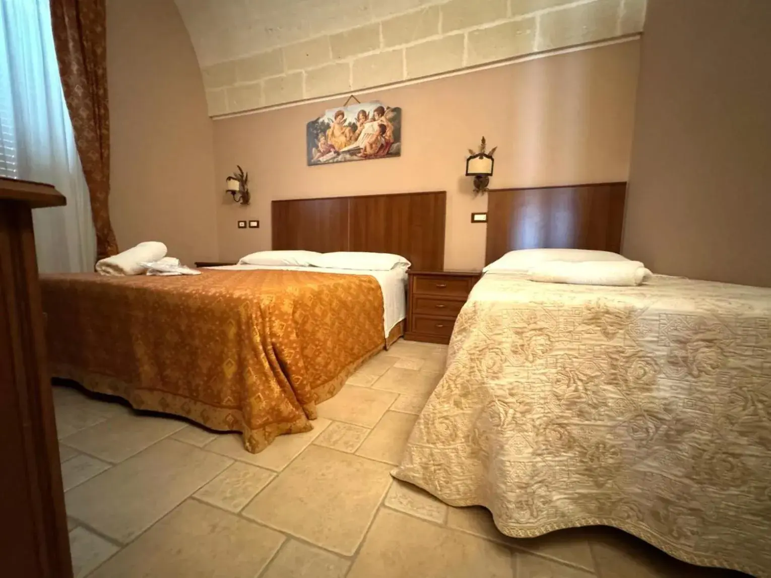 Triple Room in Masseria Grottella Triple Room in Masseria Grottella