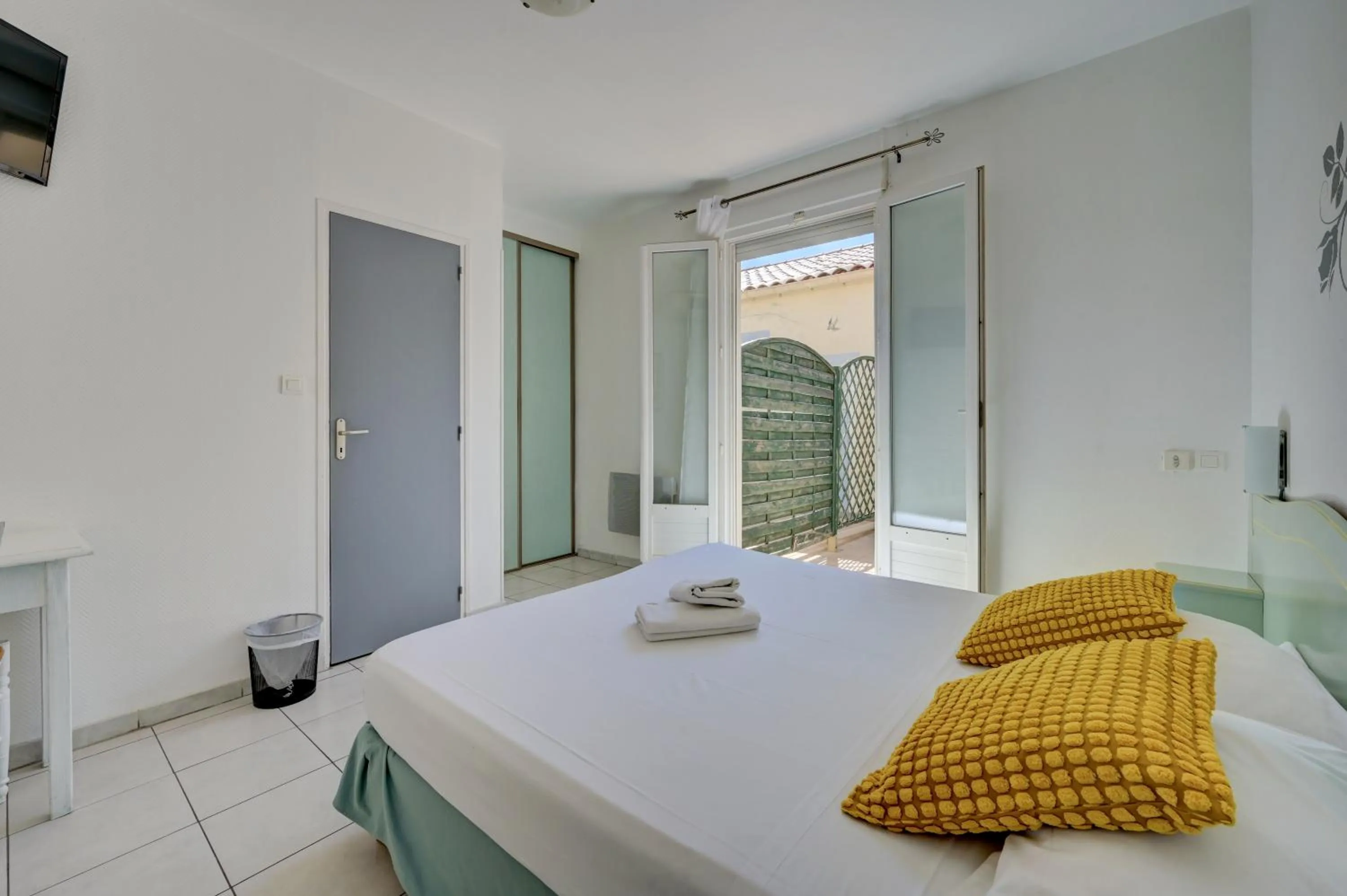 Photo of the whole room, Bed in Hotel Camille