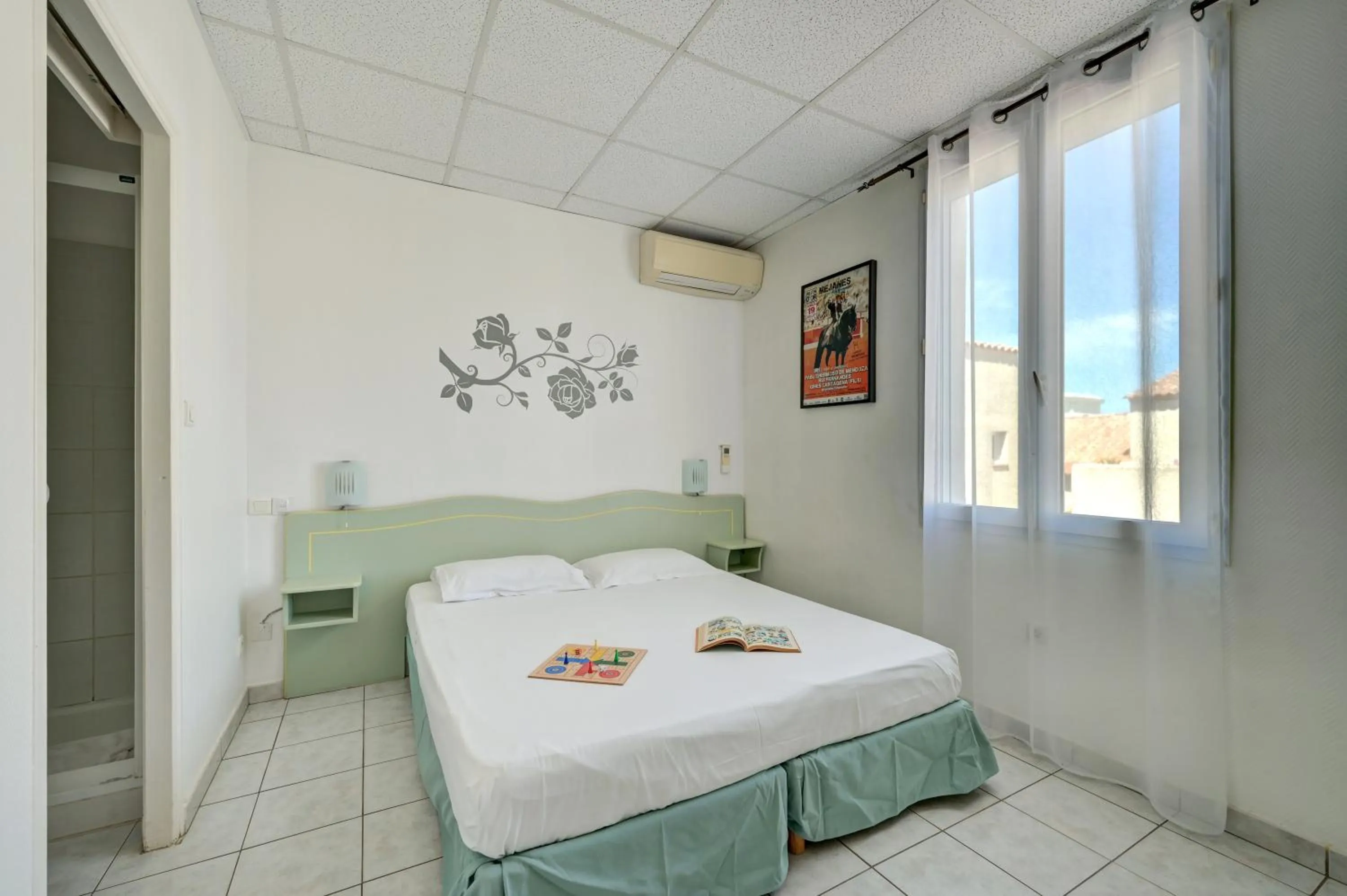 Photo of the whole room, Bed in Hotel Camille