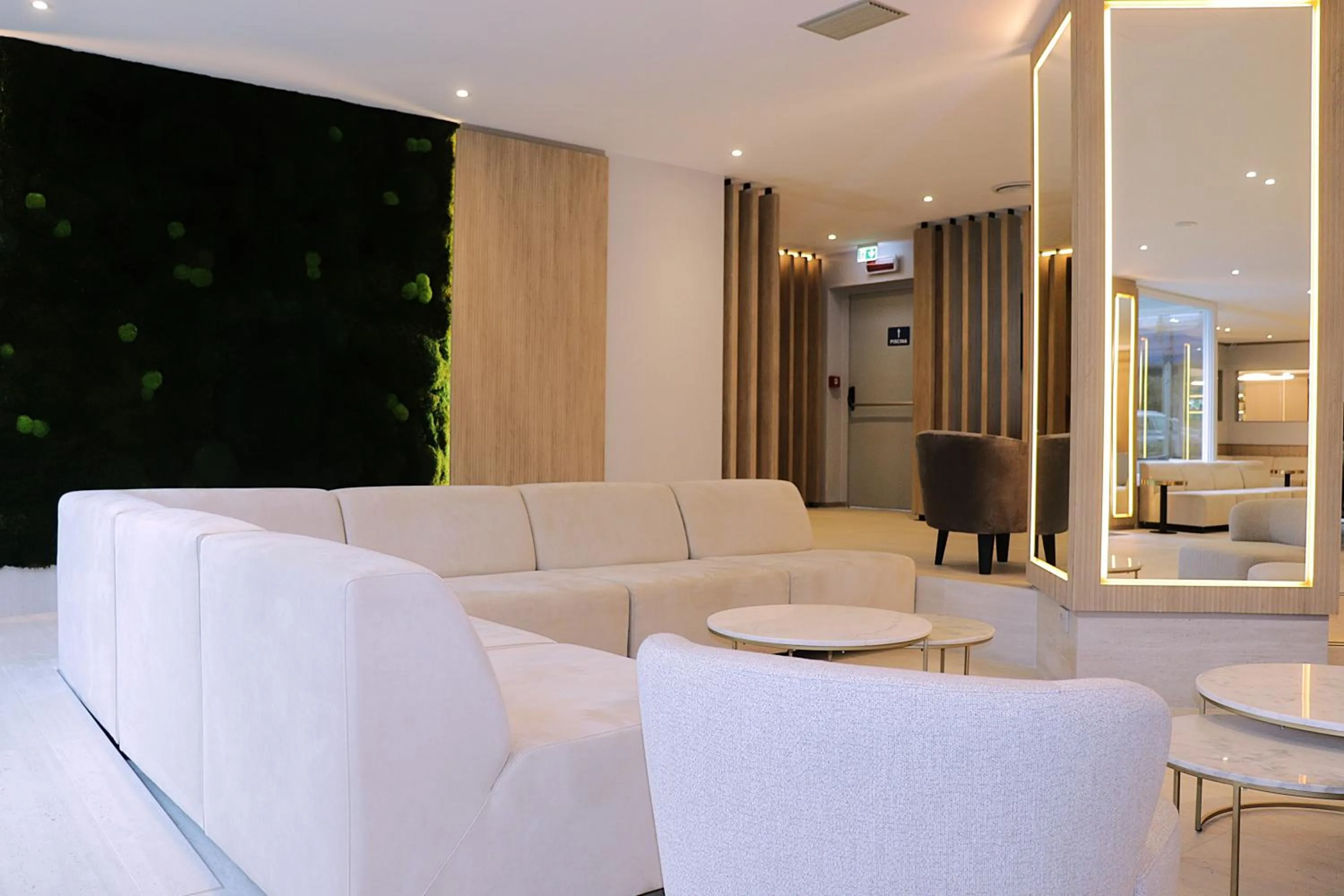 Lobby or reception in Vittoria Parc Hotel