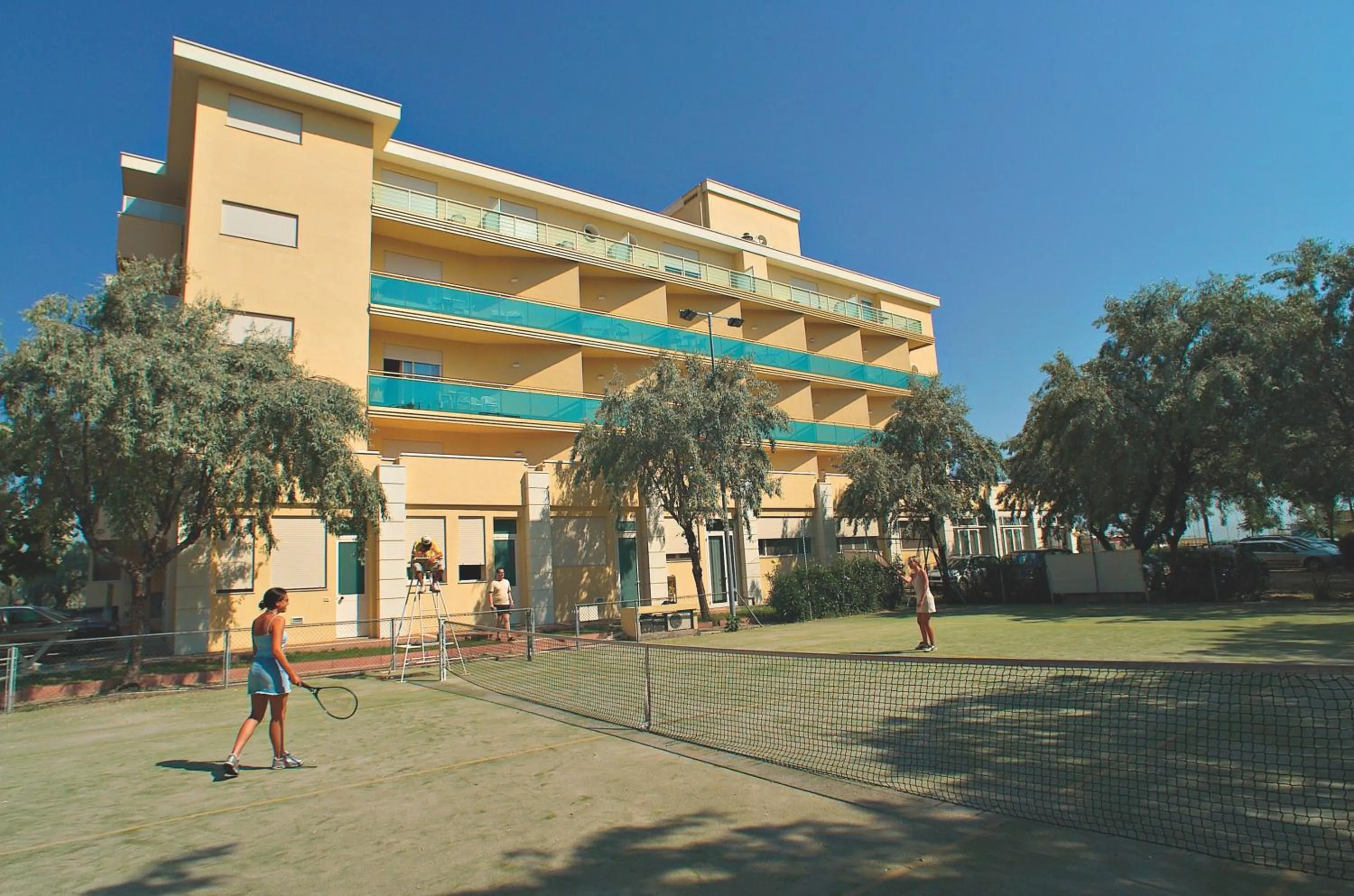 Tennis court in Hotel Valverde & Residenza