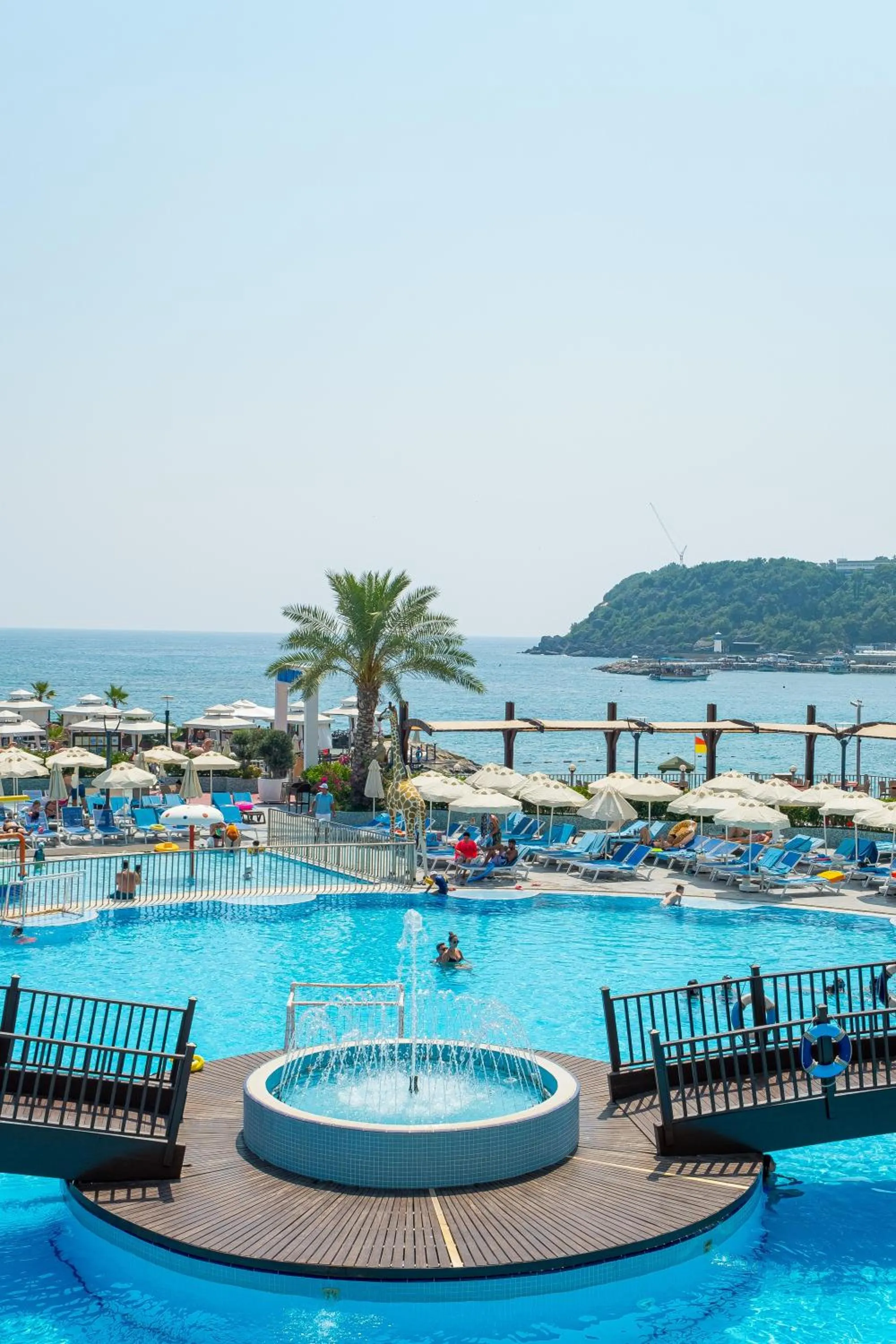 Swimming pool in Granada Luxury Okurcalar