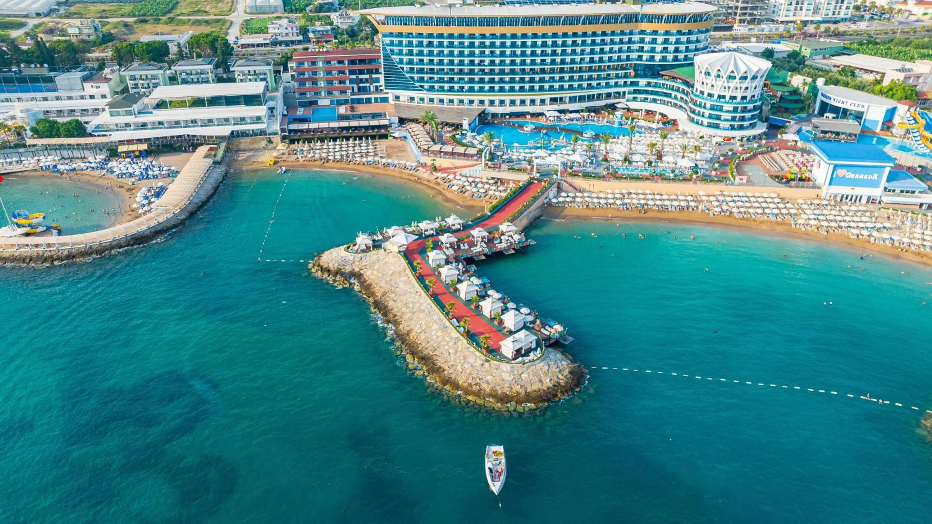 Property building in Granada Luxury Okurcalar