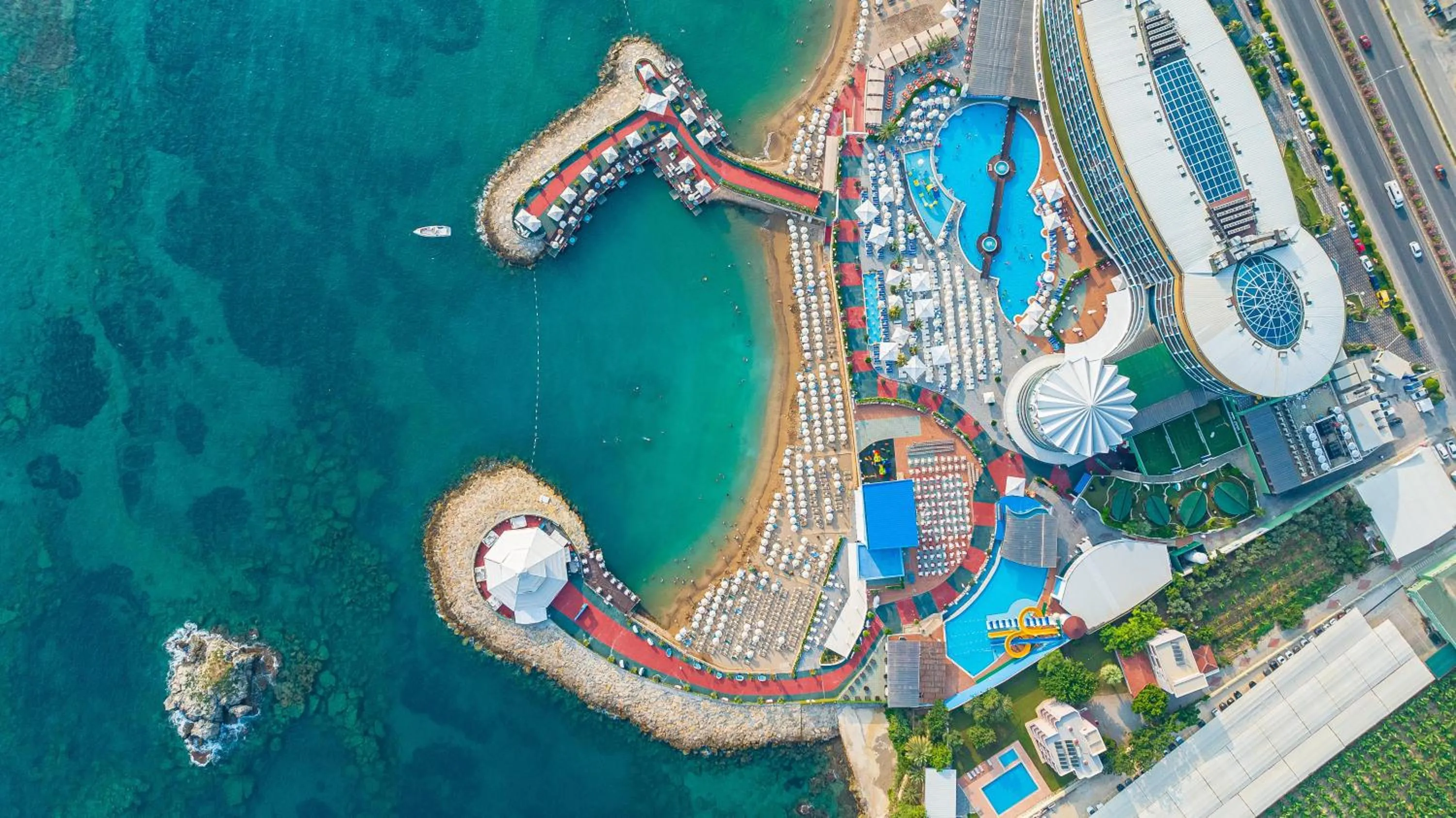 Property building in Granada Luxury Okurcalar