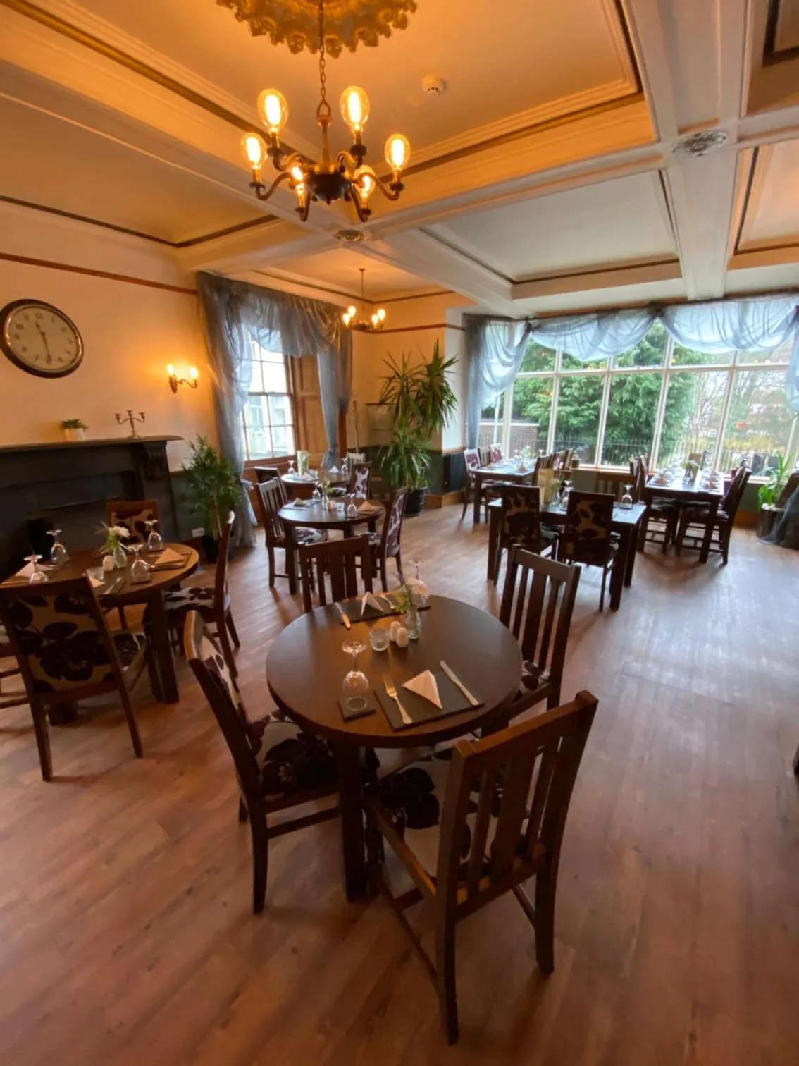 Meals in The Hand Hotel Llangollen by Compass Hospitality