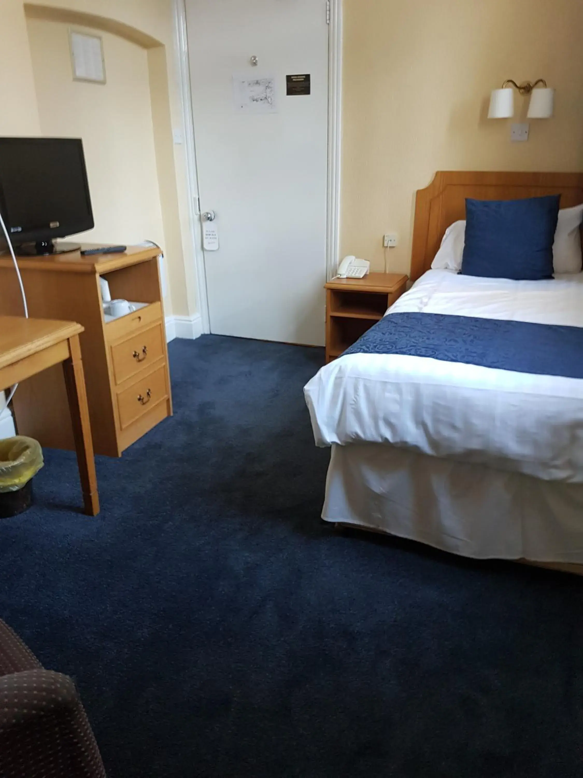 Single Room in The Hand Hotel Llangollen by Compass Hospitality Single Room in The Hand Hotel Llangollen by Compass Hospitality
