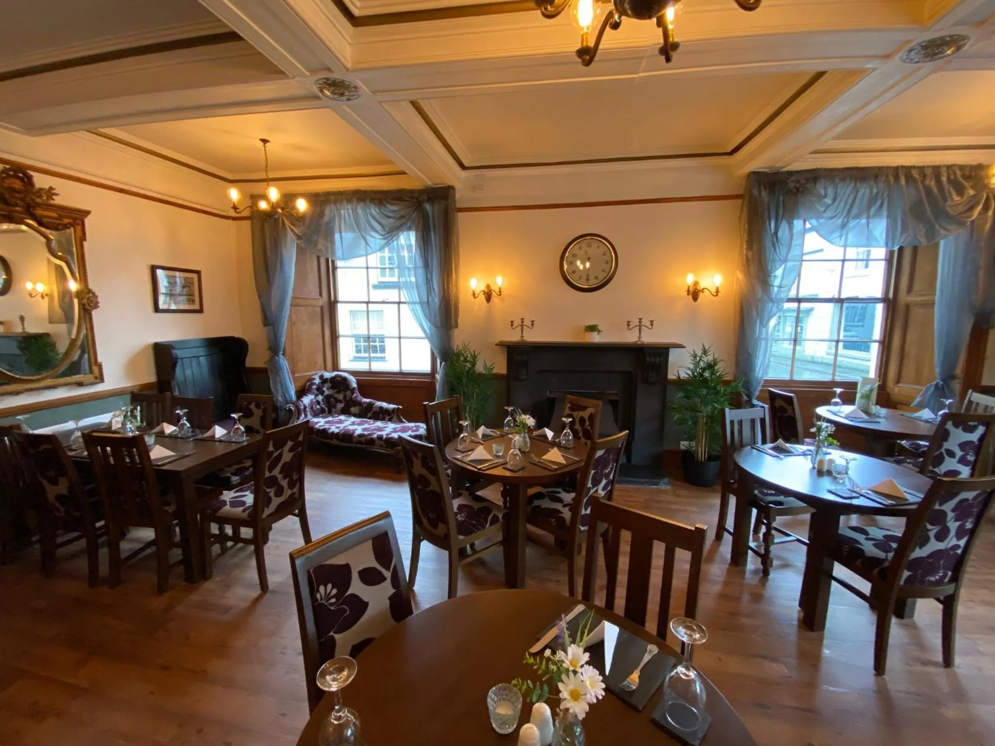 Restaurant/places to eat in The Hand Hotel Llangollen by Compass Hospitality