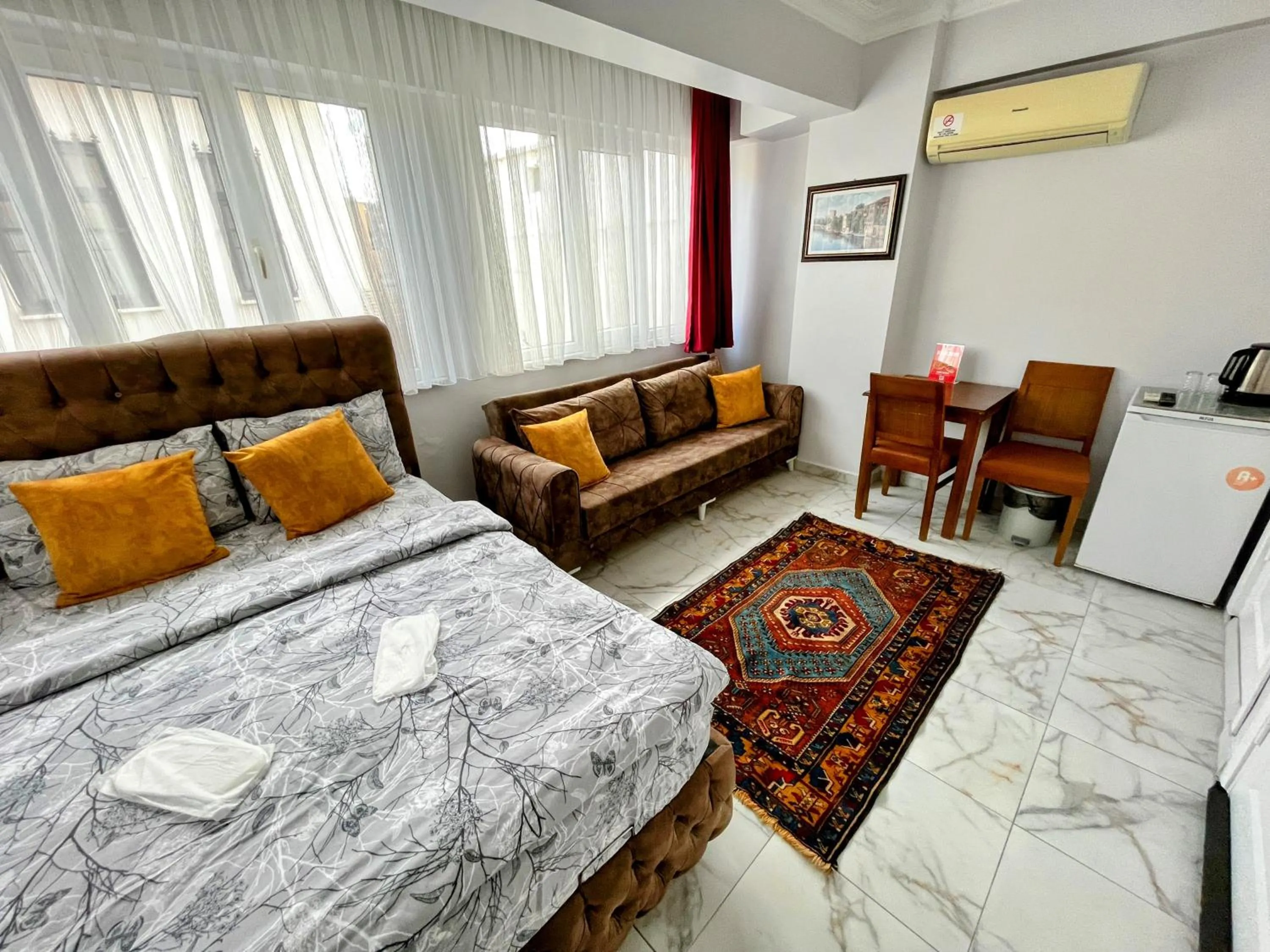 Photo of the whole room, Bed in Pembe Hotel