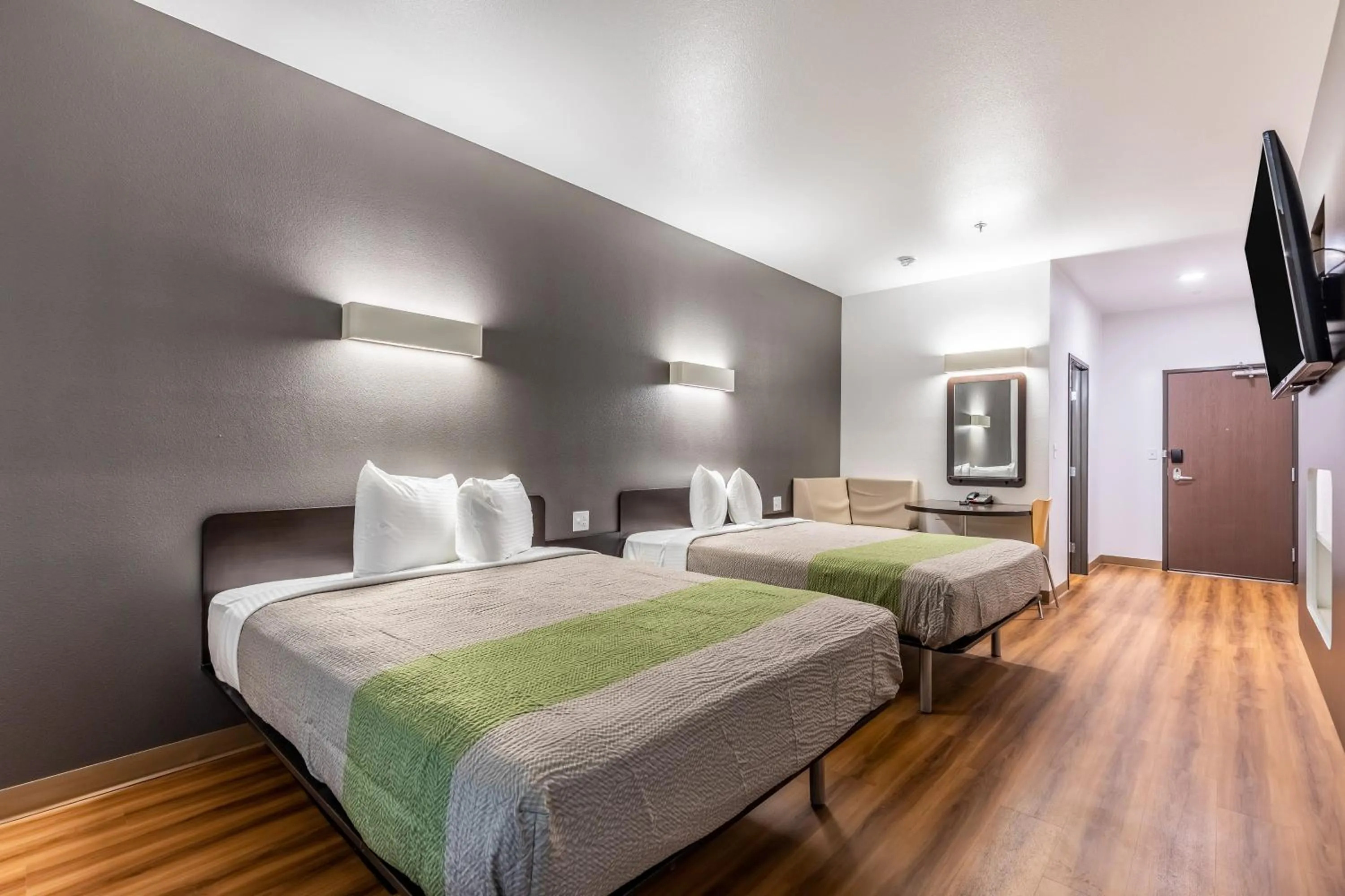 Bedroom, Bed in Motel 6-Las Vegas, NV - Motor Speedway