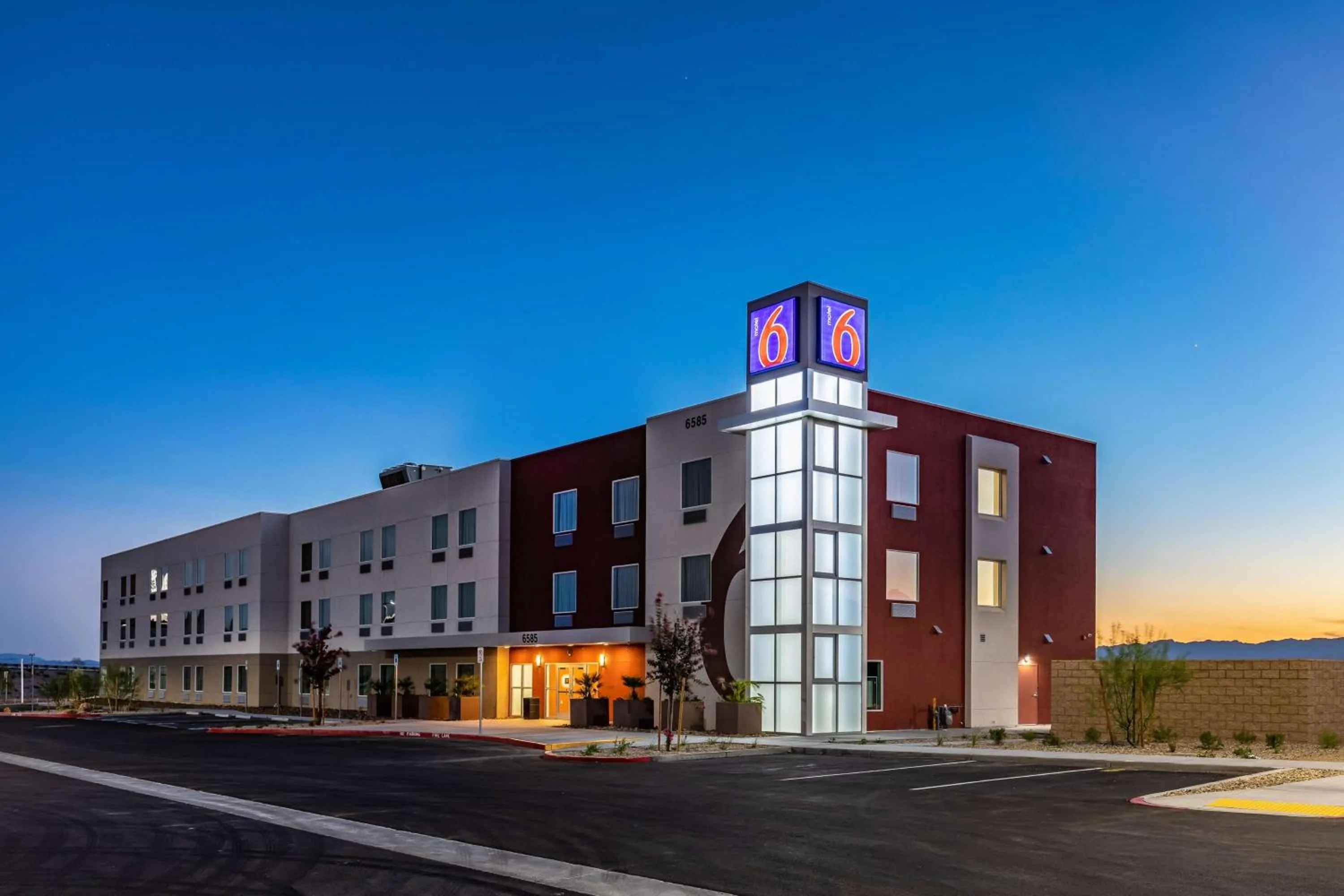 Property building in Motel 6-Las Vegas, NV - Motor Speedway