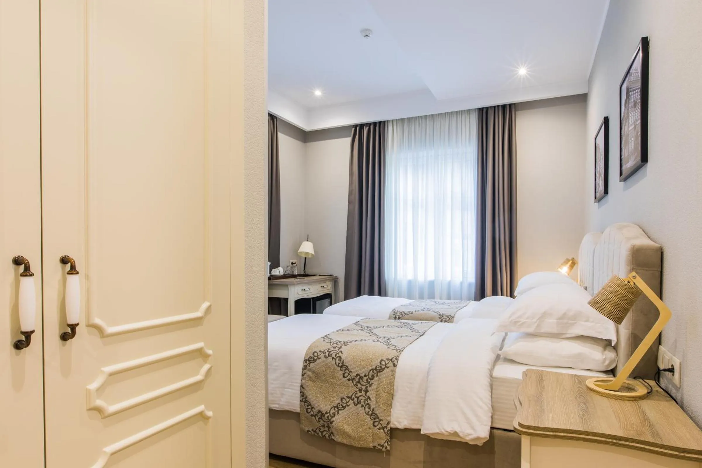 Bed in Hotel Khokhobi Old Tbilisi