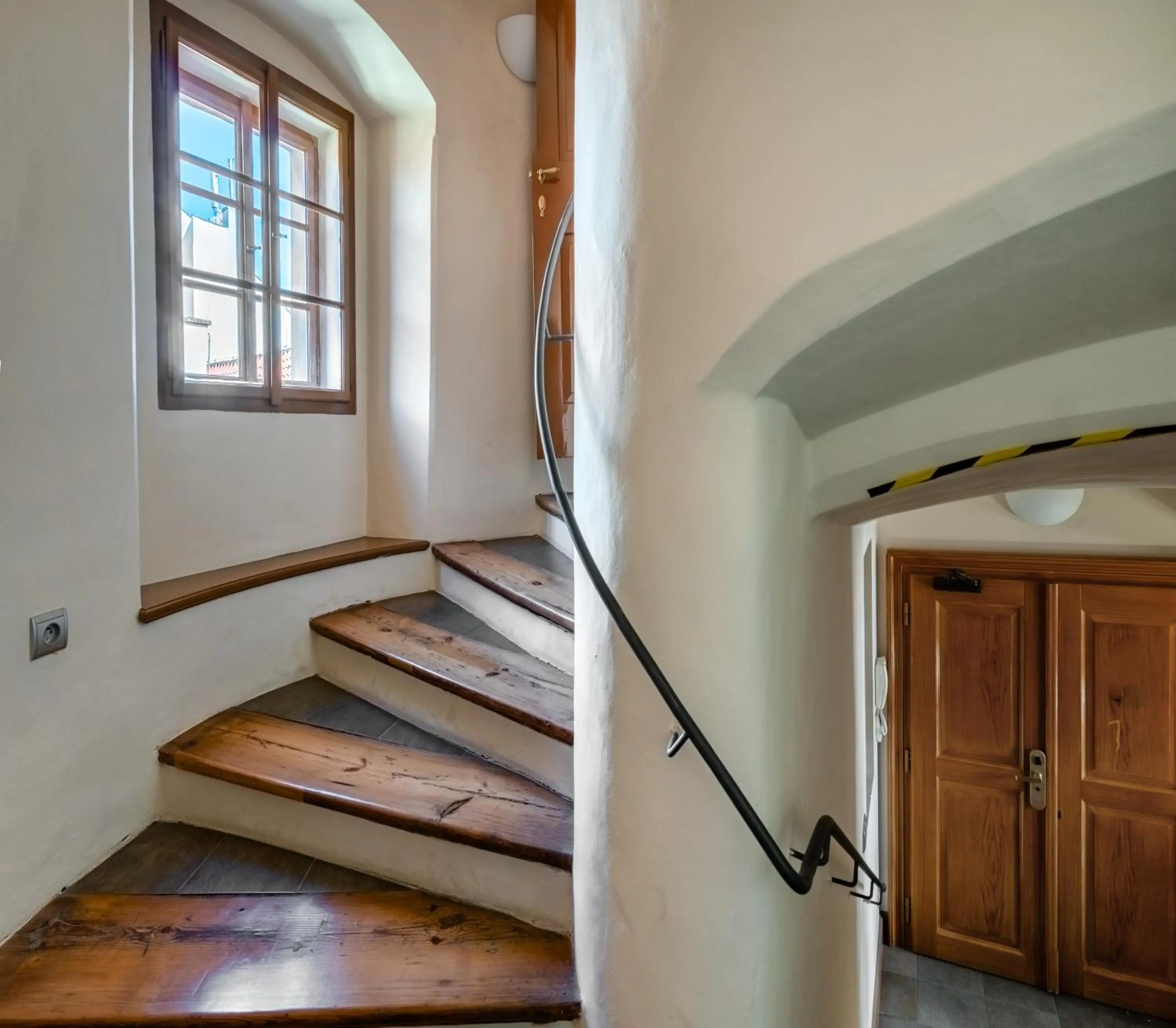 Property building in 3 Epoques Apartments by Adrez