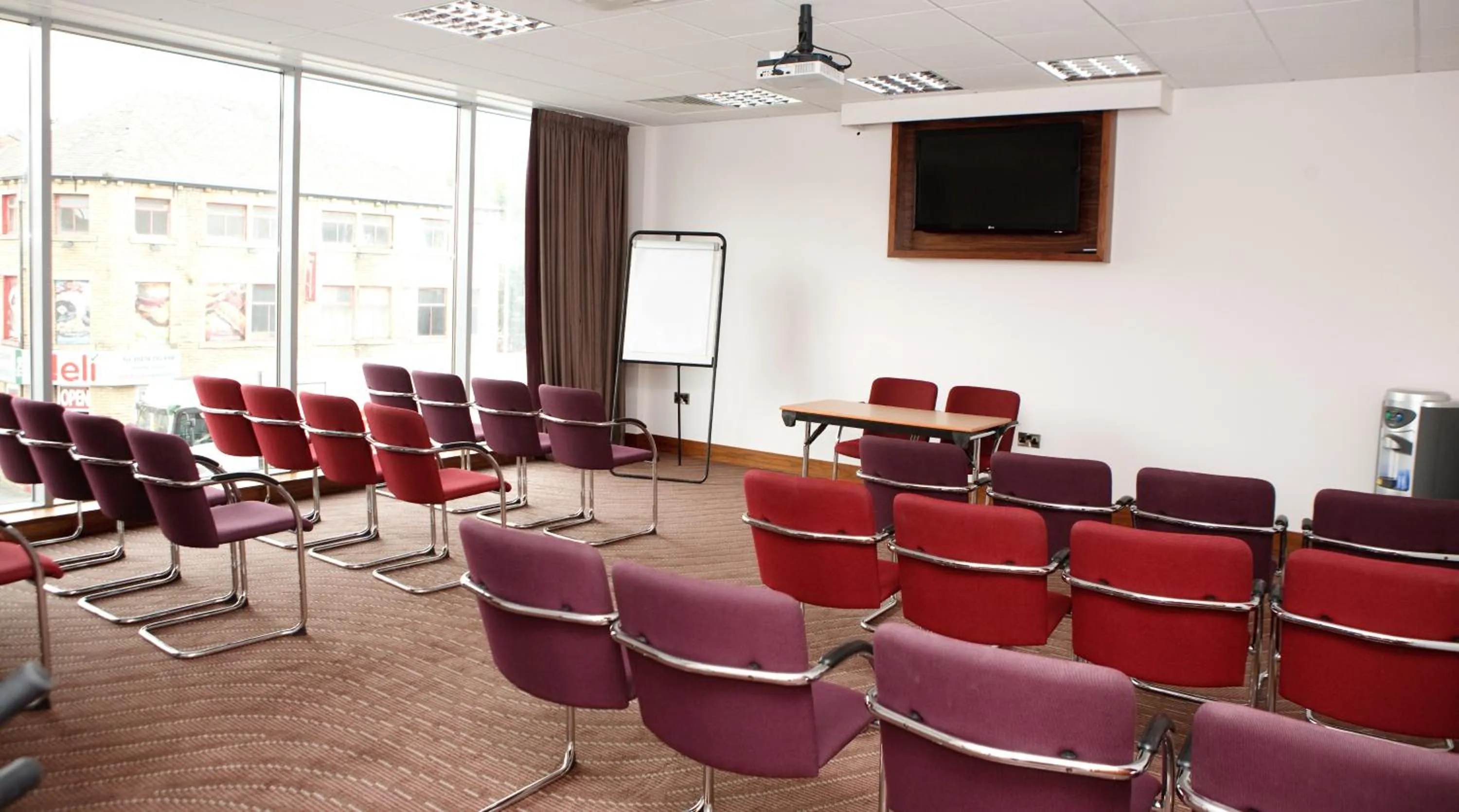 Business facilities in Leonardo Hotel London Watford
