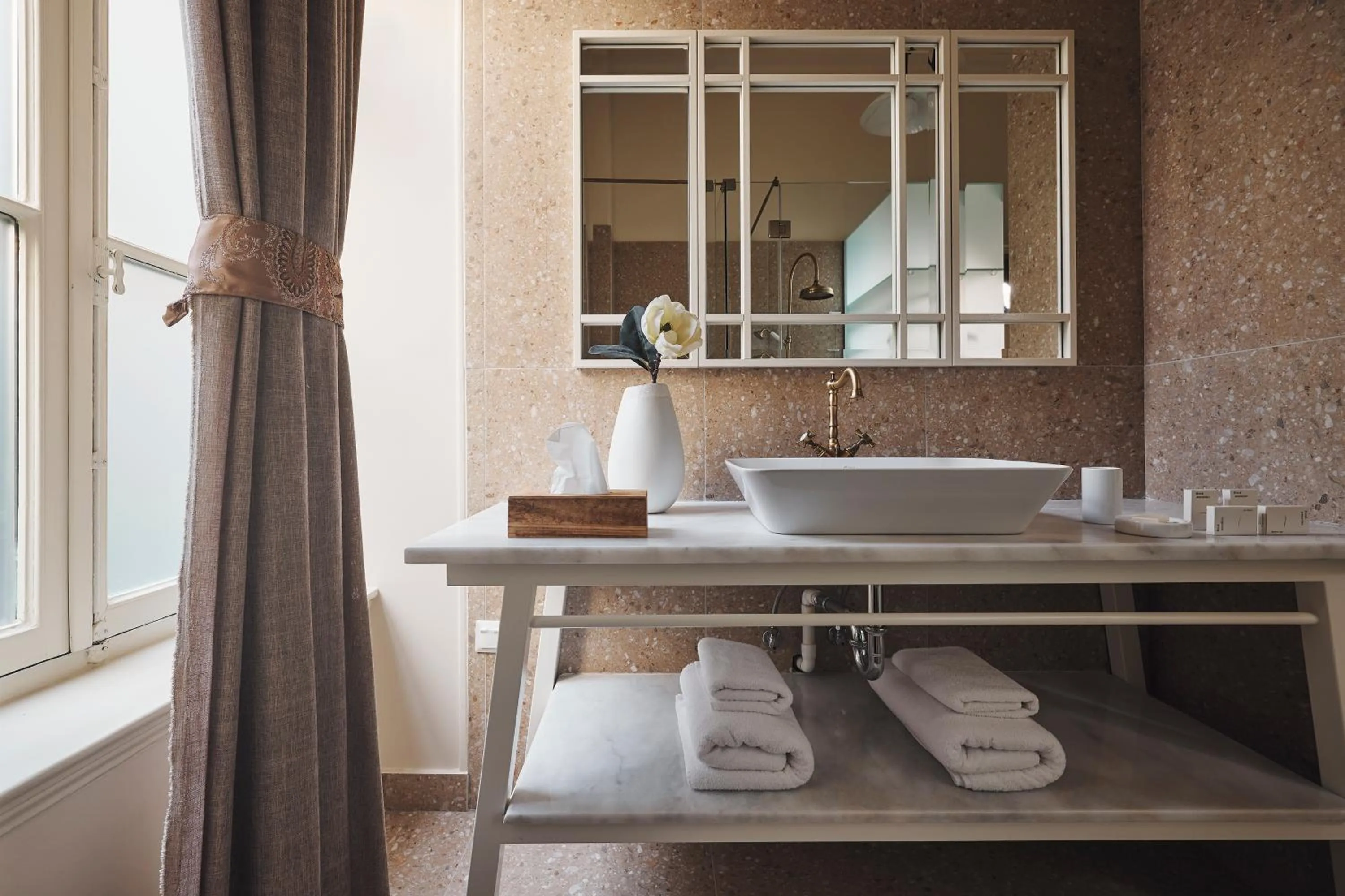 Shower in Bohemian Suites Athens