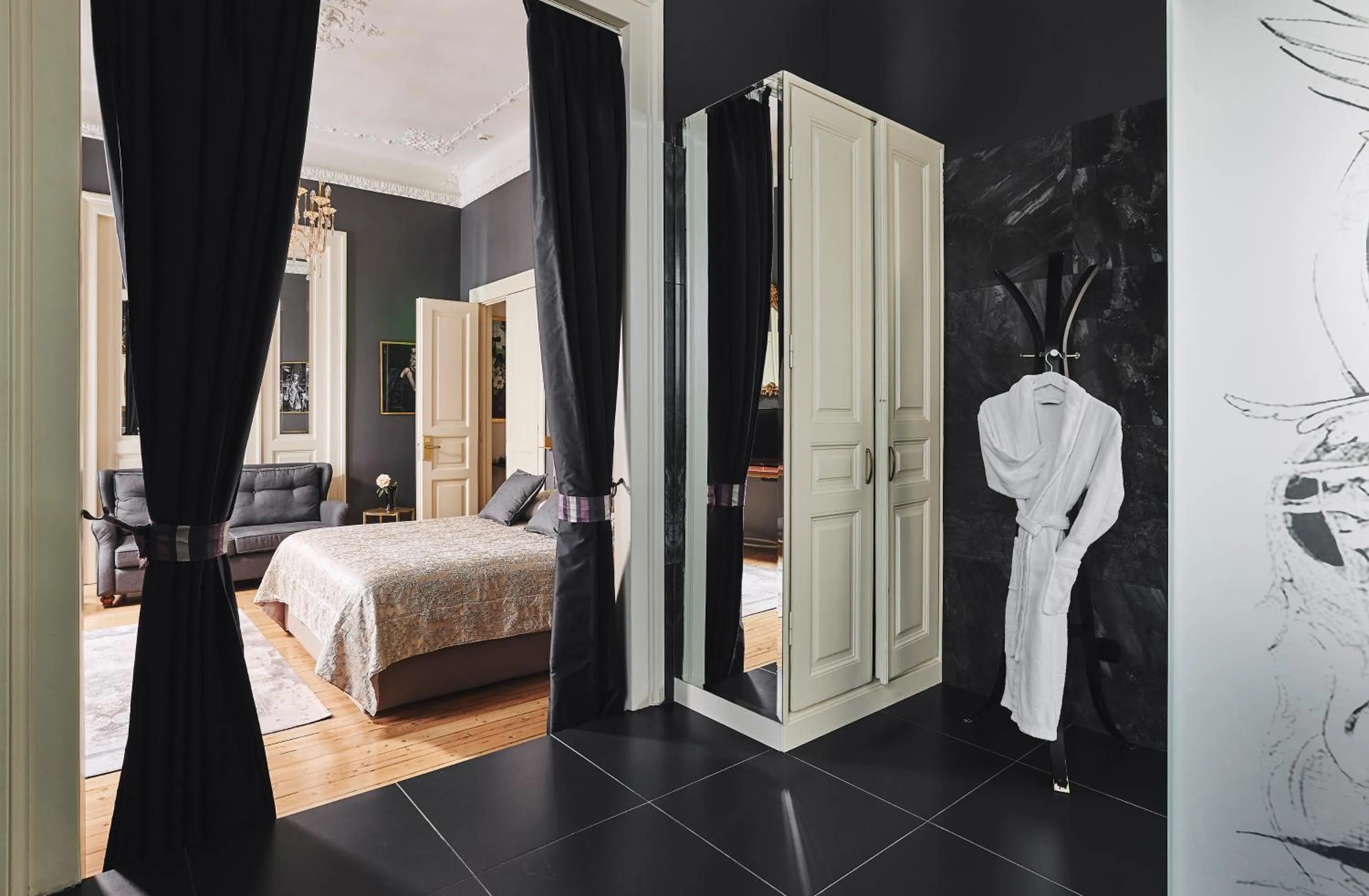 Bathroom, Bed in Bohemian Suites Athens