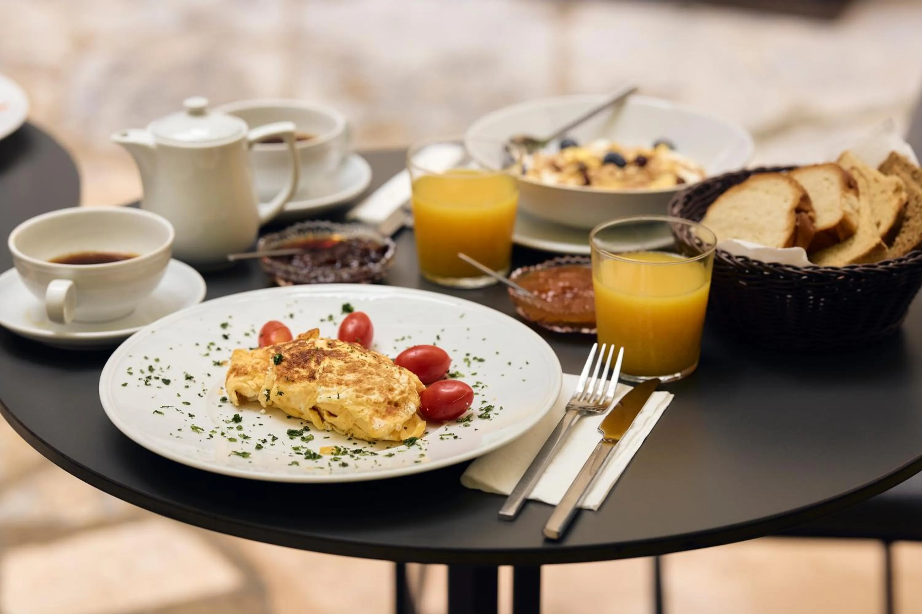 Garden in Bohemian Suites Athens