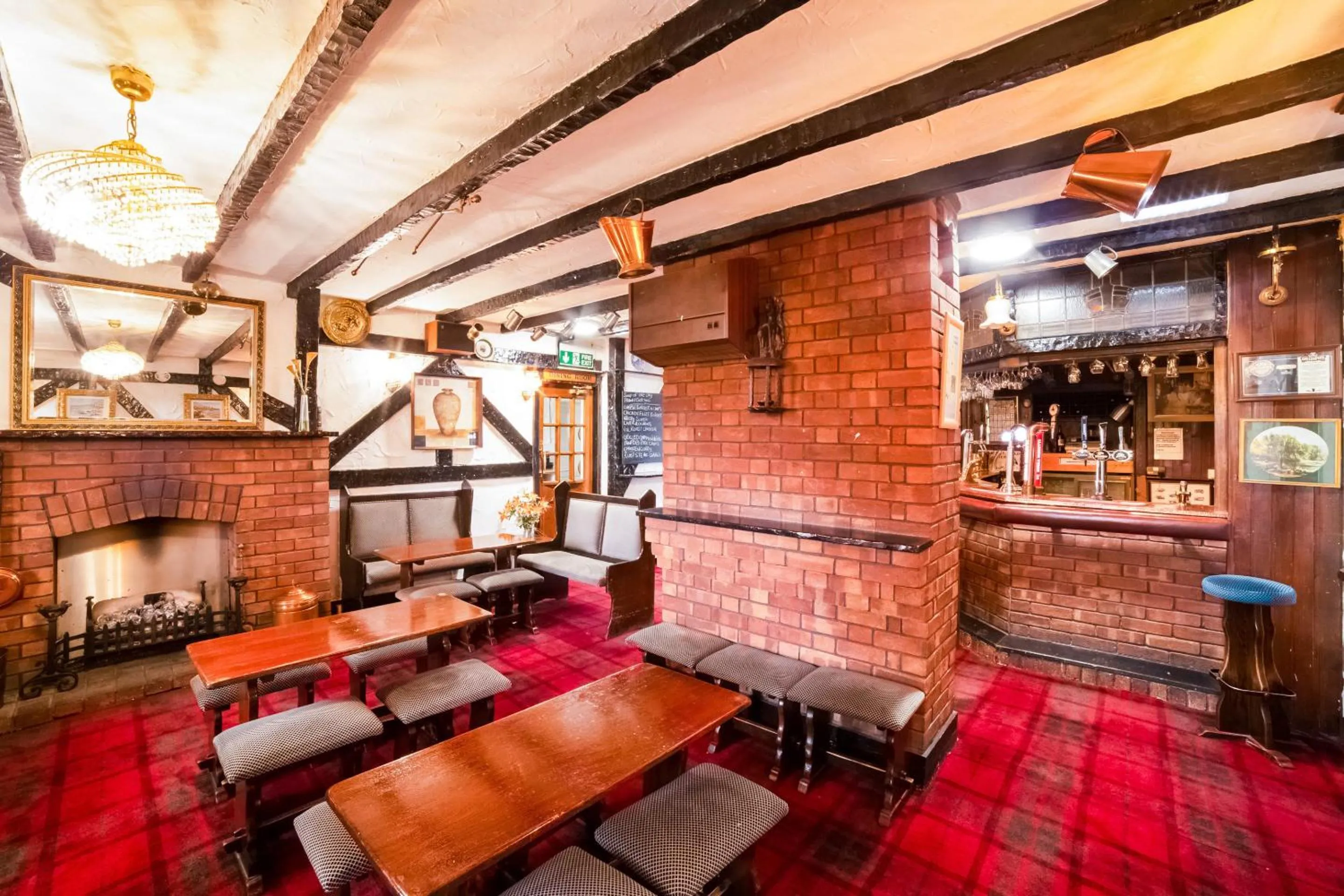 Restaurant/places to eat in OYO The Royal Hotel