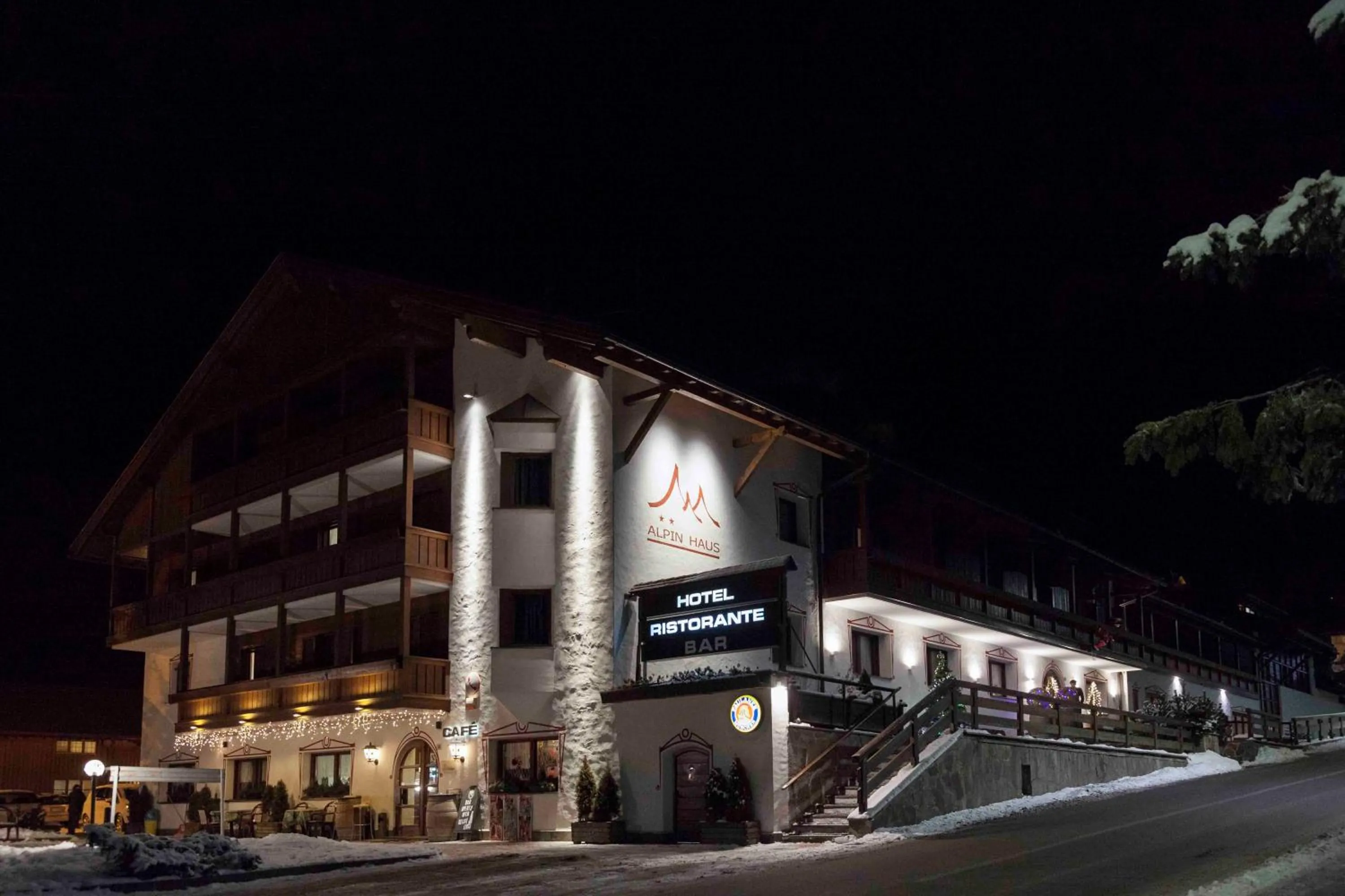 Facade/entrance in Hotel Casa Alpina - Alpin Haus