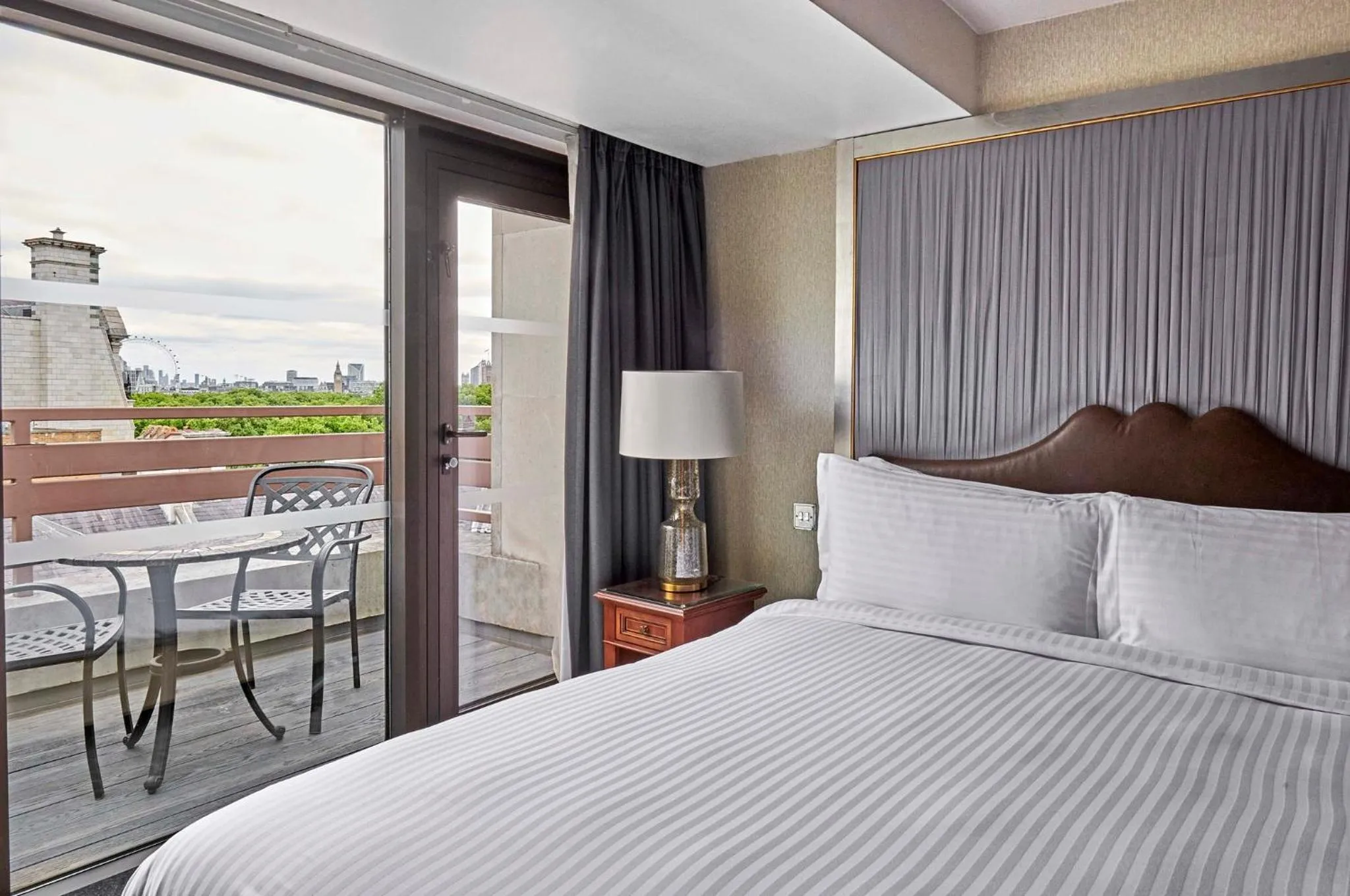 Photo of the whole room, Bed in InterContinental London Park Lane by IHG