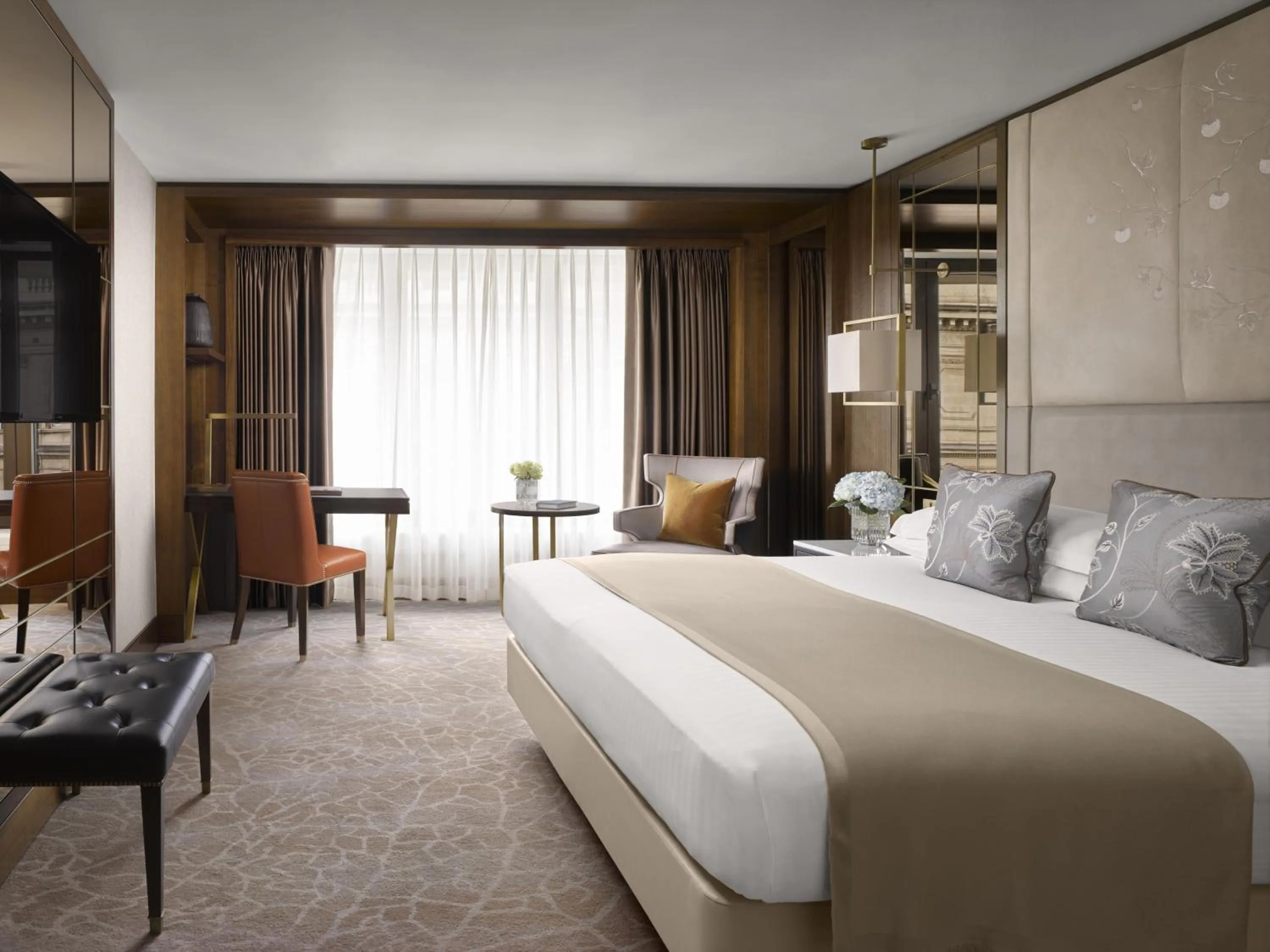 Photo of the whole room, Bed in InterContinental London Park Lane by IHG