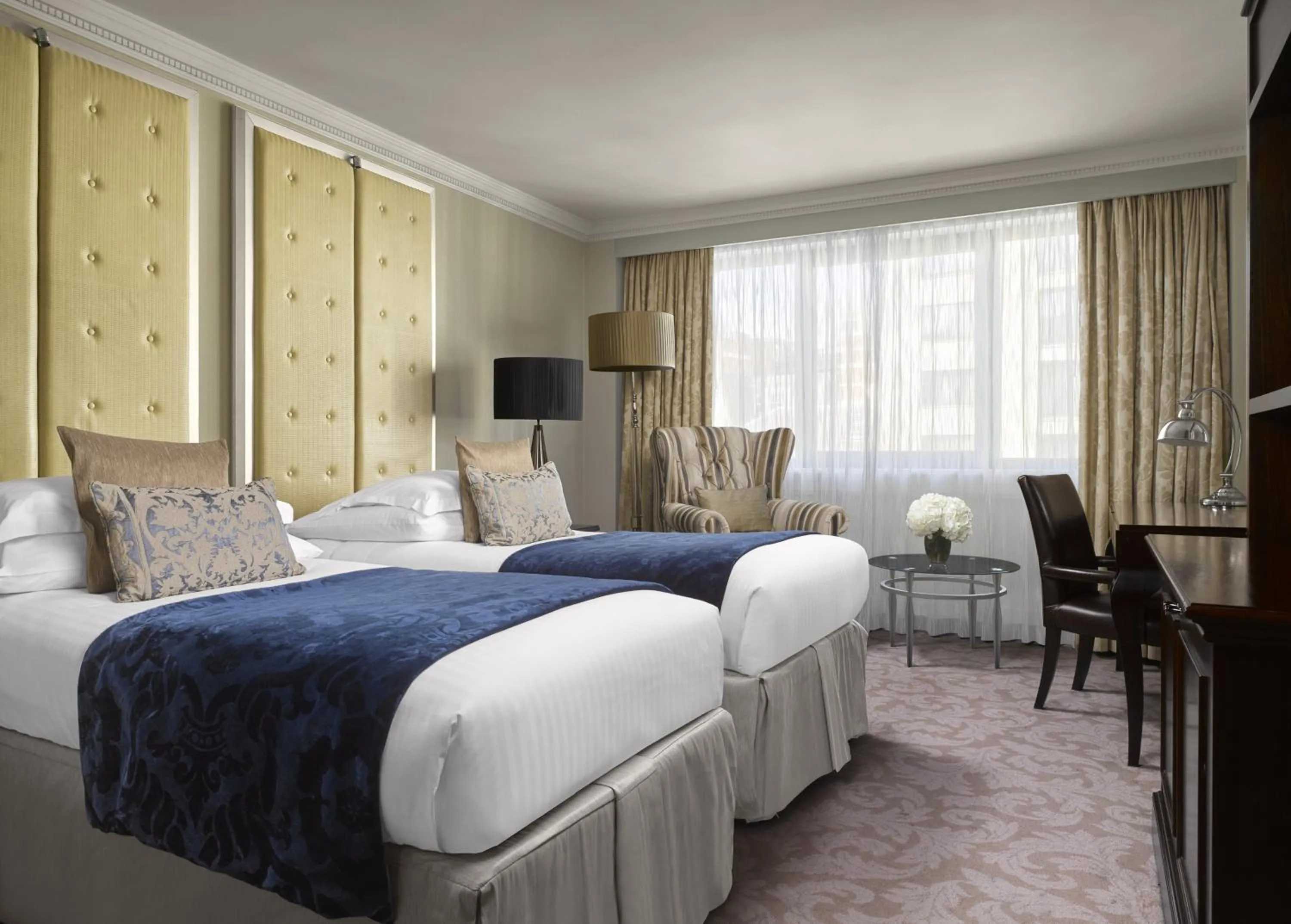 Photo of the whole room, Bed in InterContinental London Park Lane by IHG