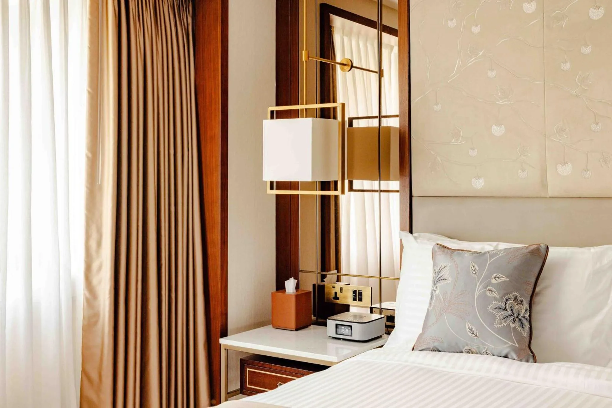 Photo of the whole room, Bed in InterContinental London Park Lane by IHG