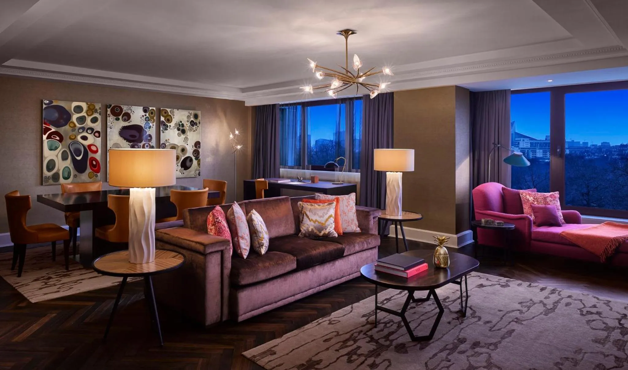 Photo of the whole room in InterContinental London Park Lane by IHG