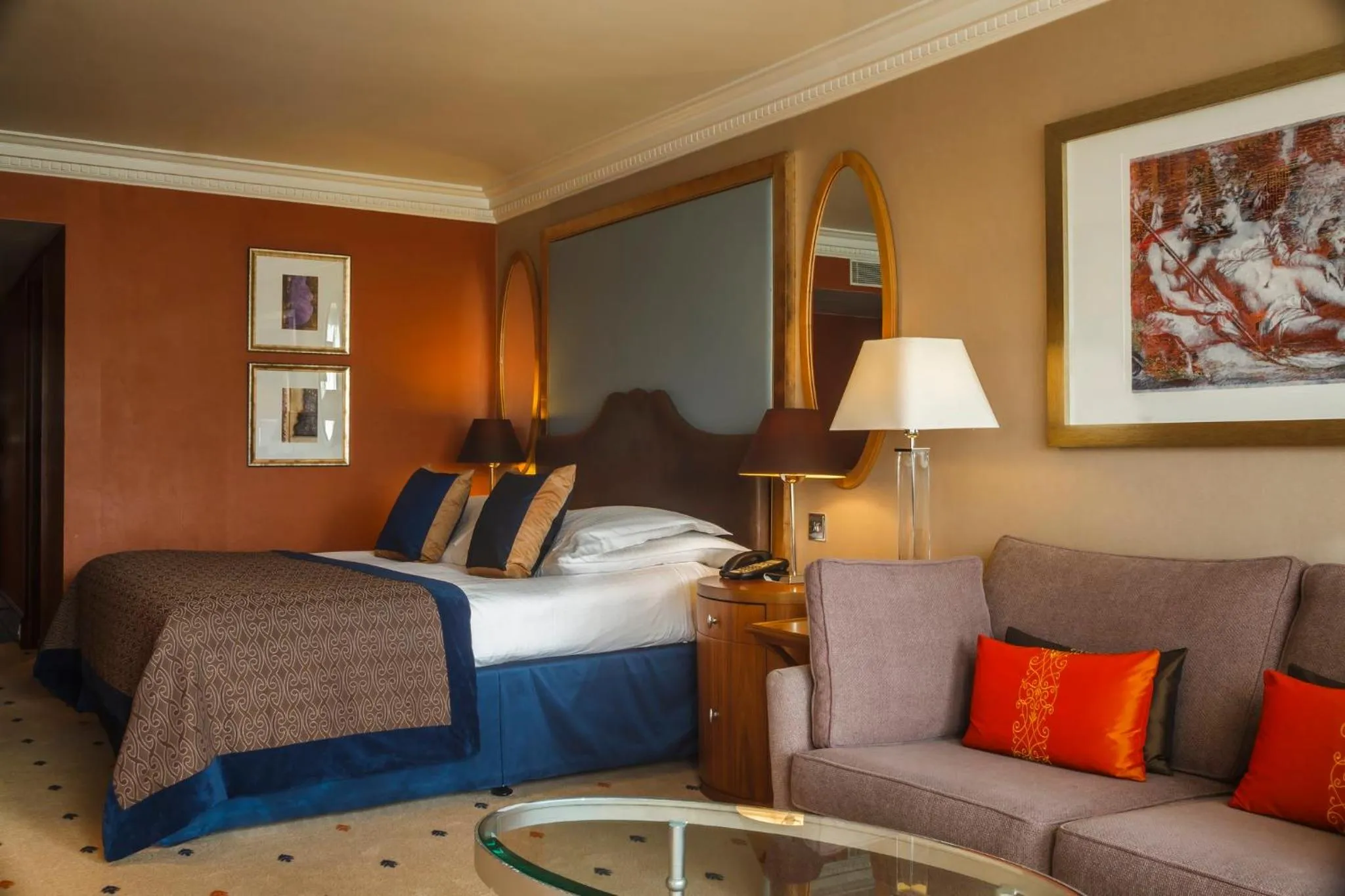 Photo of the whole room, Bed in InterContinental London Park Lane by IHG