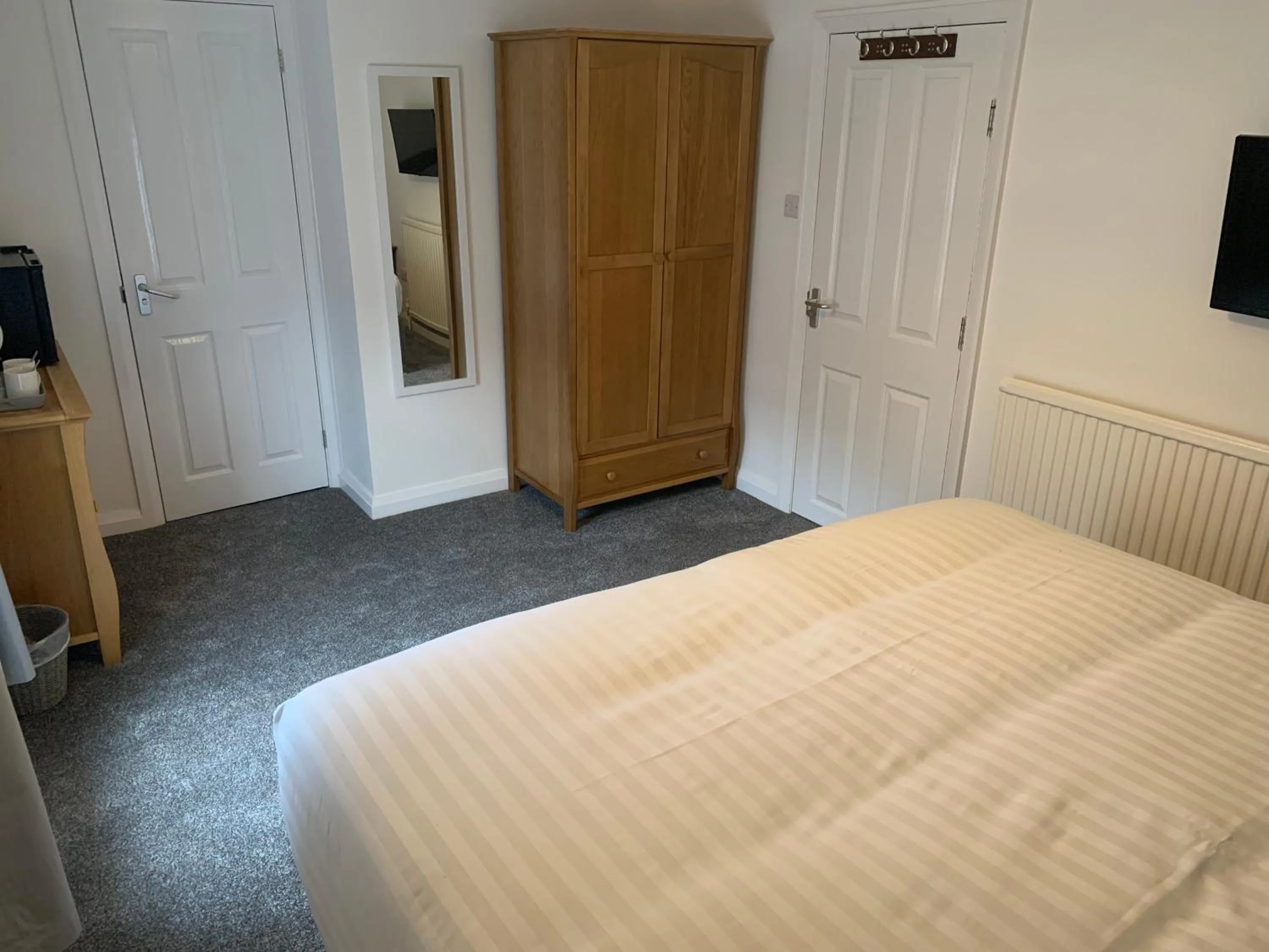 Photo of the whole room, Bed in Rooms at the Inn