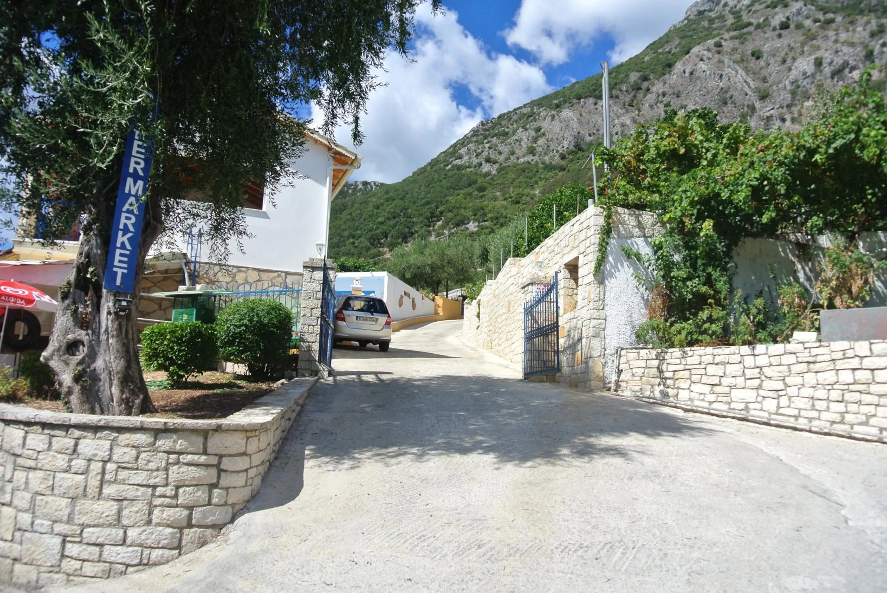 Facade/entrance in Locanda Barbati Luxury ApartHotel