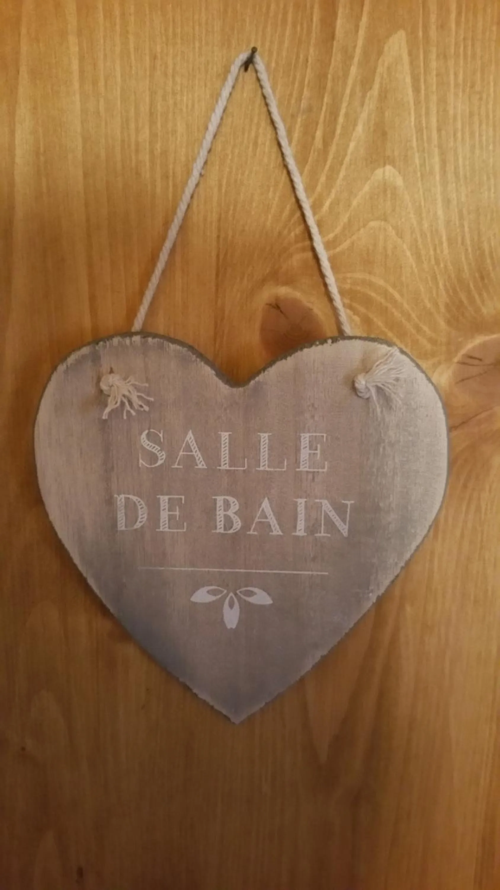 Decorative detail in Les Arbousiers Village Hôtel Provençal