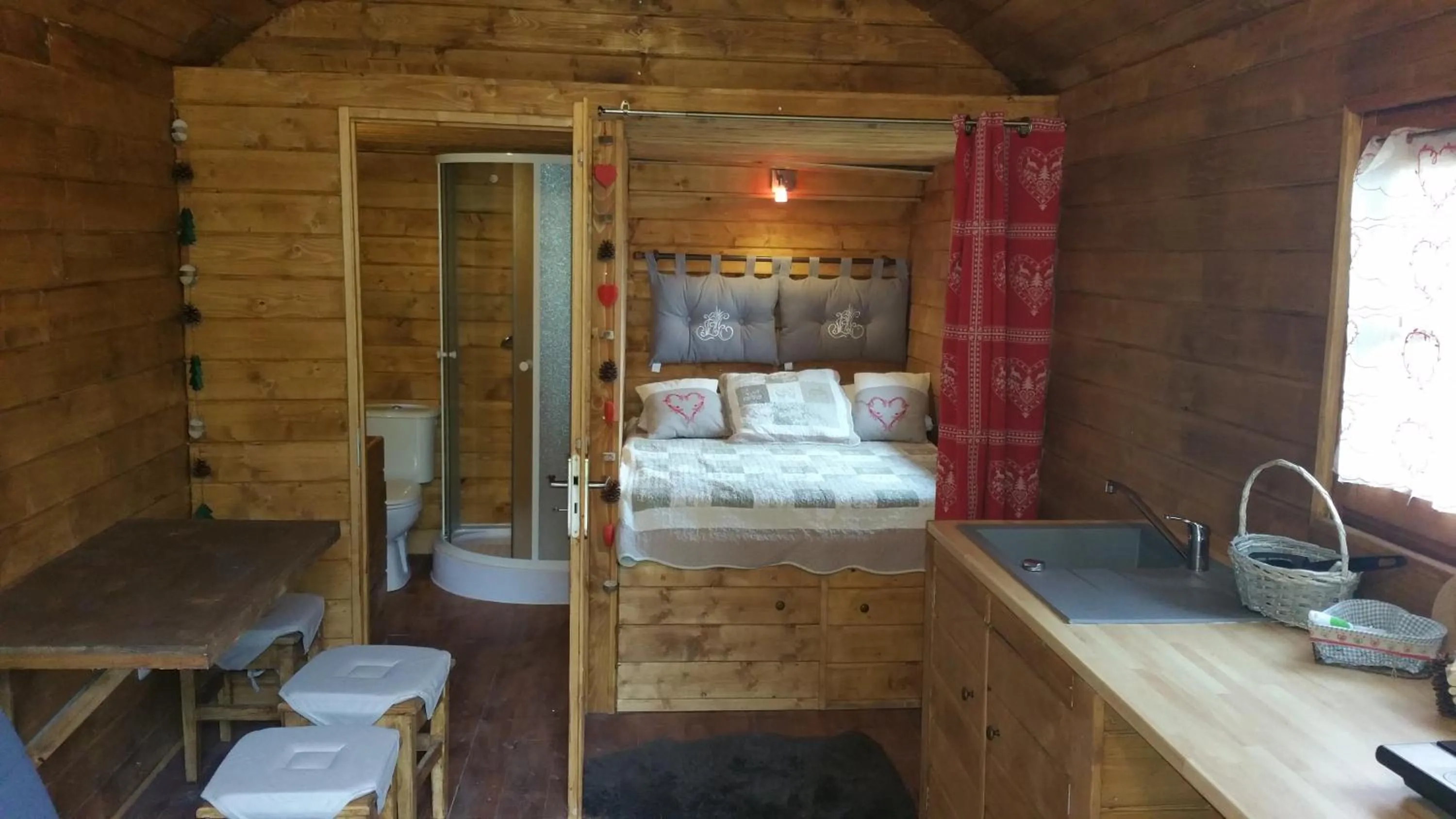 Photo of the whole room in Les Arbousiers Village Hôtel Provençal