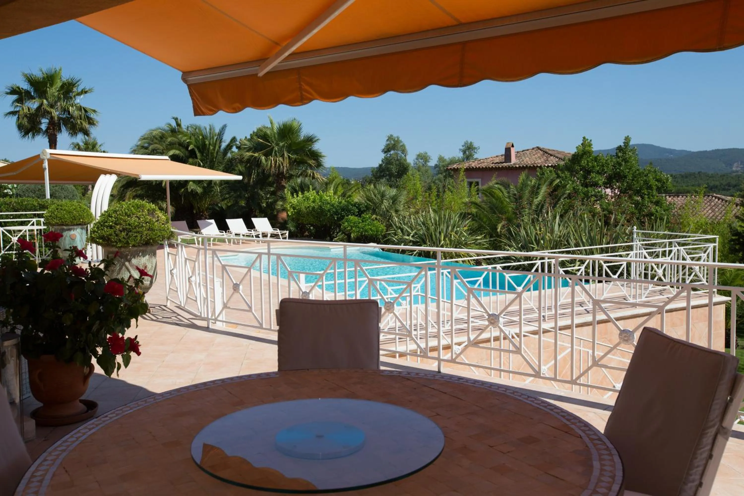 Patio in La Tarentane