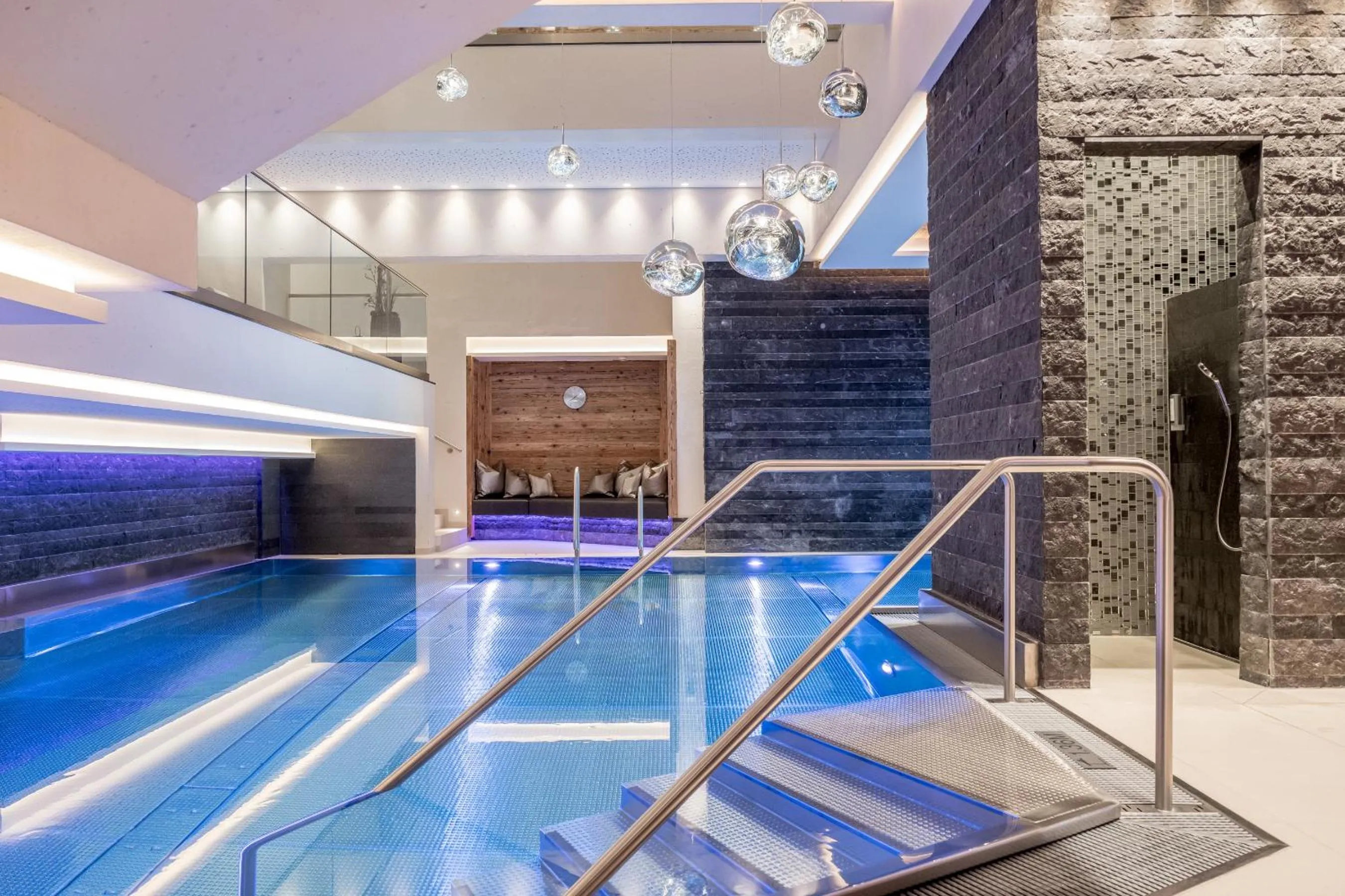 Swimming pool in Hotel Mondin