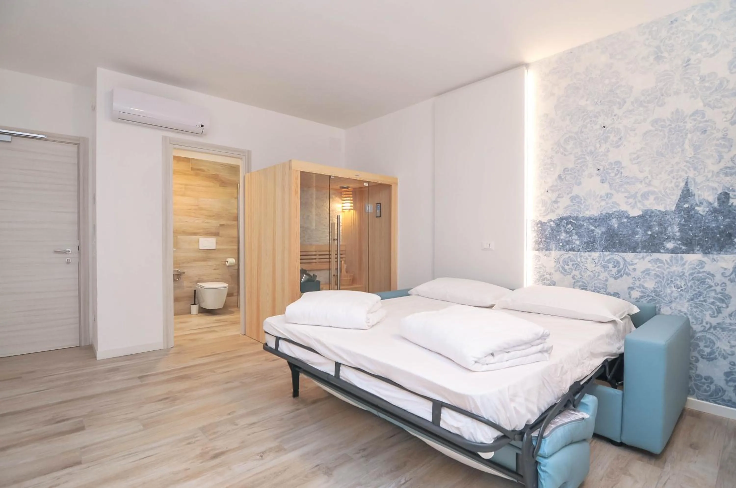 Bed in Marina Palace Hotel 4 stelle S