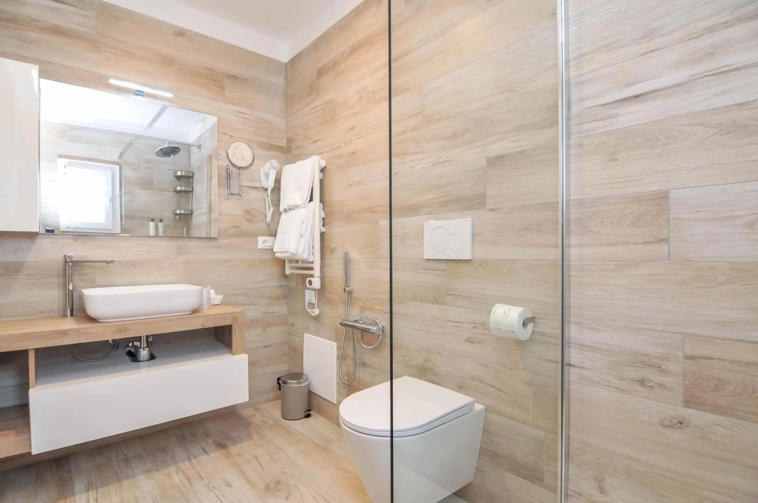 Shower in Marina Palace Hotel 4 stelle S